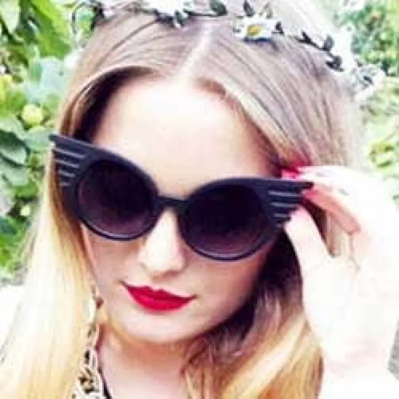 THE Palms Black sold by Giant Vintage