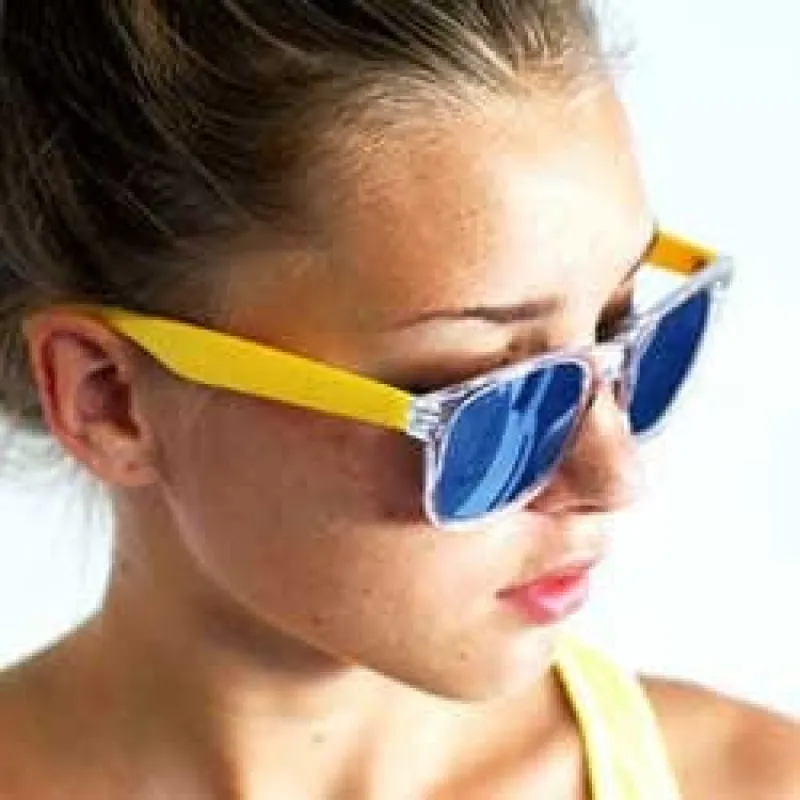 THE SHORE Yellow sold by Giant Vintage