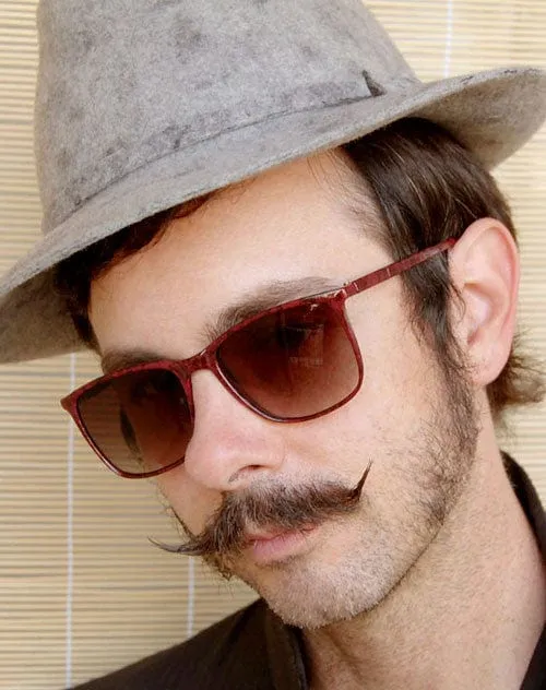 TOTO Red/Black sold by Giant Vintage product image thumbnail 2