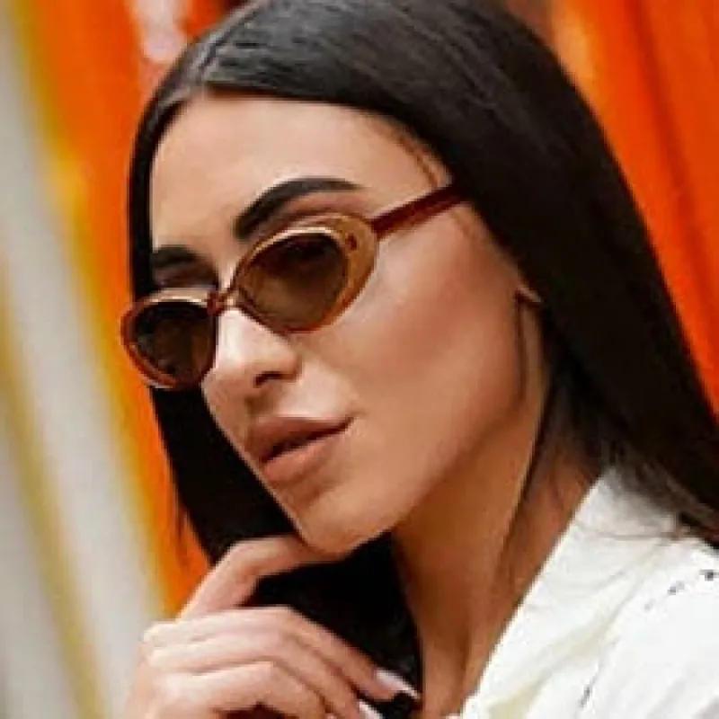 SERIOUS Brown sold by Giant Vintage