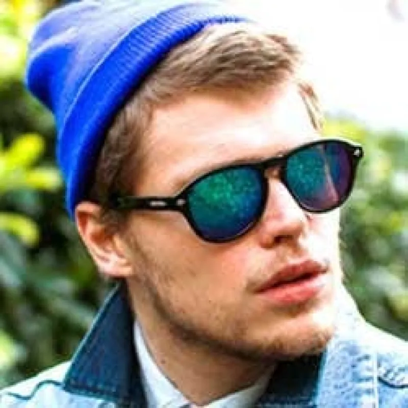 TRAVELLER Black/Aqua sold by Giant Vintage