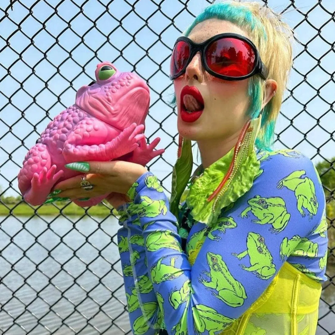 BIGGIE 90s Oversized Bug-Eye Sunglasses sold by Giant Vintage product image thumbnail 5