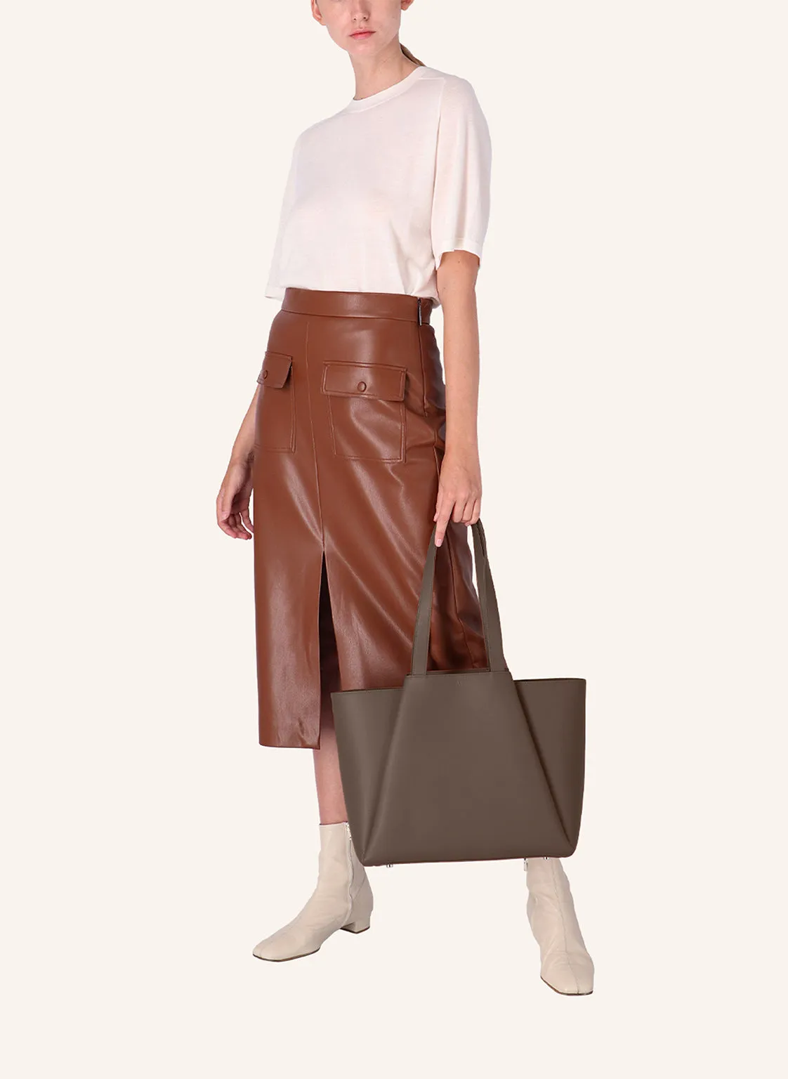 Midi Pyramid - warm taupe sold by Kaai nv product image thumbnail 3