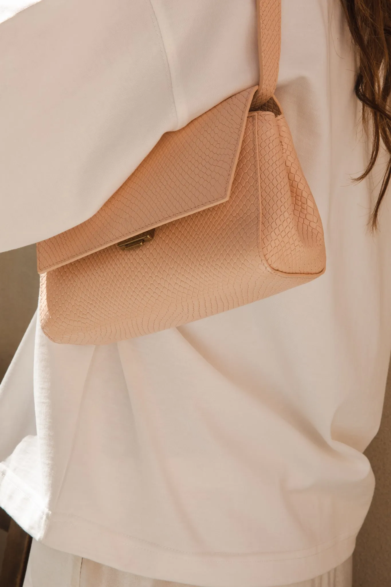 Ikon clutch - lizard peach sold by Kaai nv product image thumbnail 2