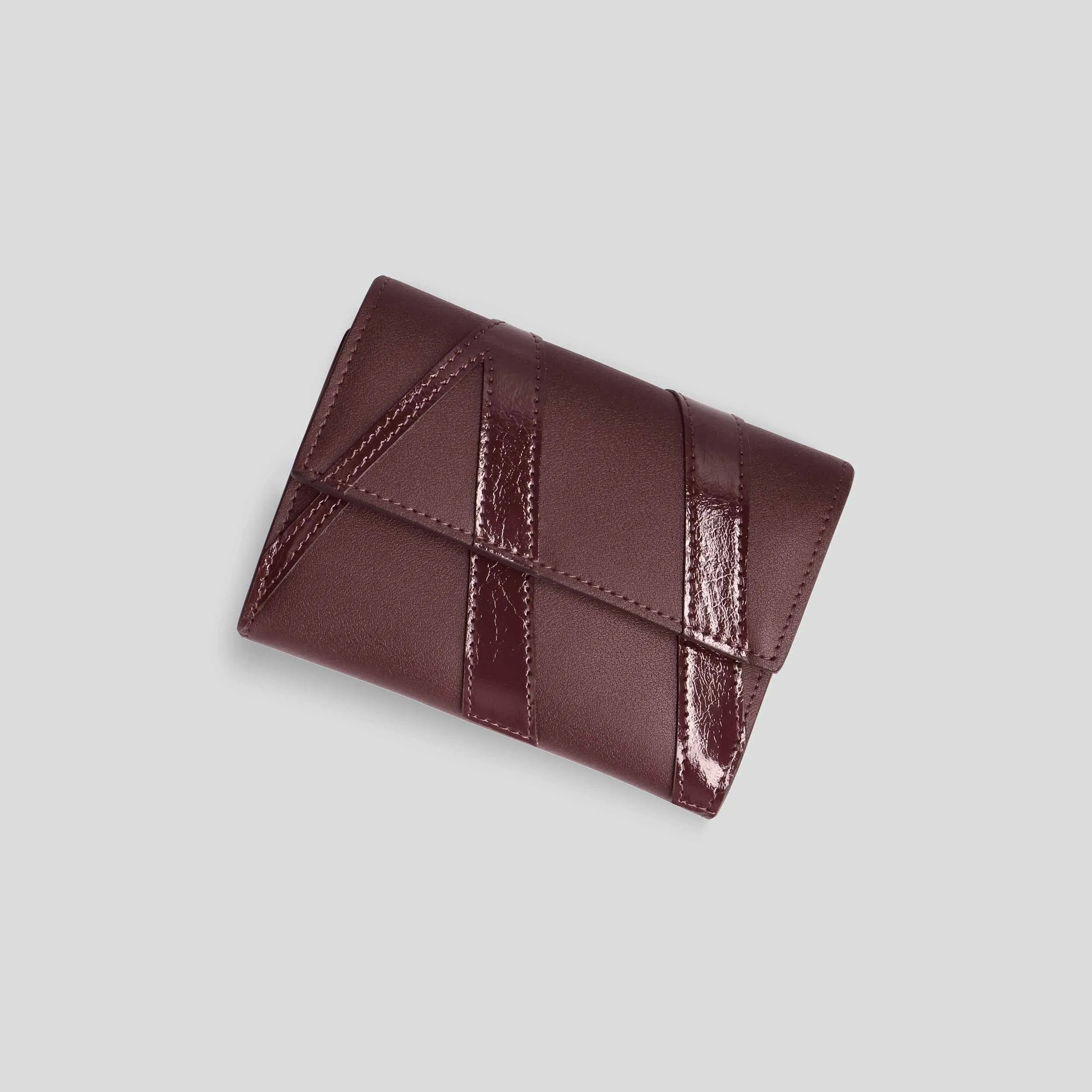 Helix wallet - aubergine sold by Kaai nv