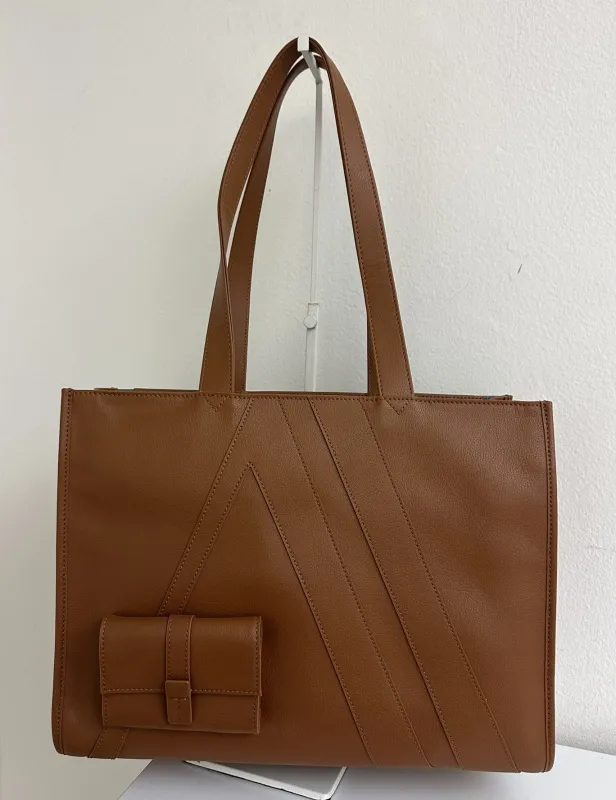 Helix - grain cognac - Minor Imperfection sold by Kaai nv