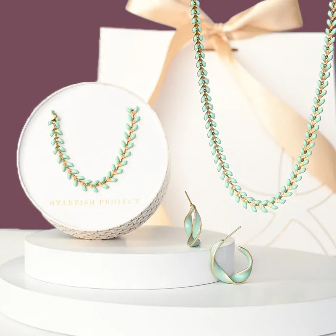 With a Twist Gift Set sold by Starfish Project