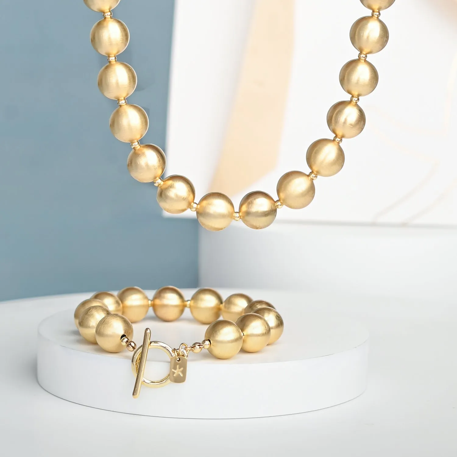 En Vogue Gift Set in Gold sold by Starfish Project