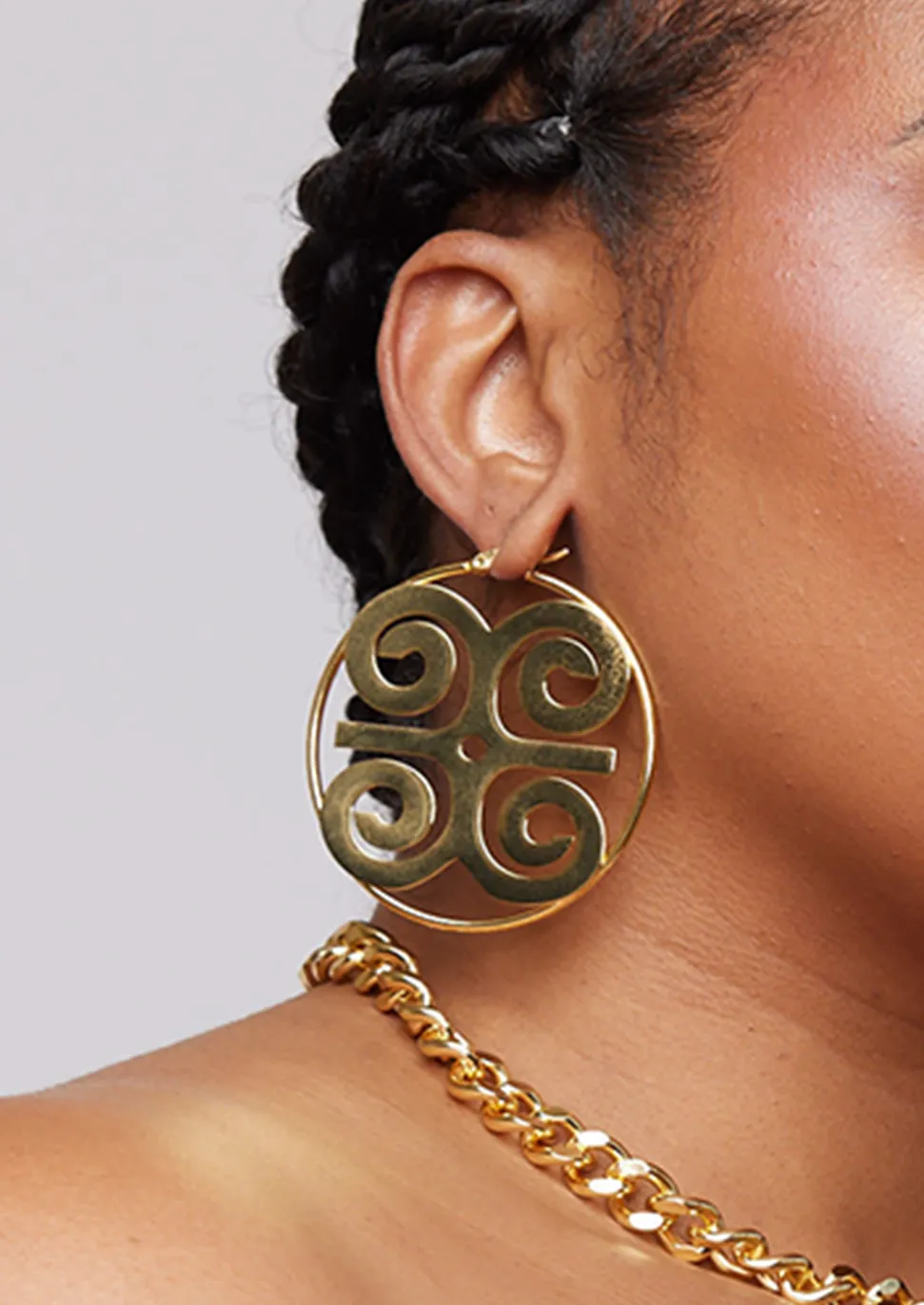 Zinariya Women's Humility and Strength Adinkra Symbol Hoop Earrings (Gold) sold by D'iyanu