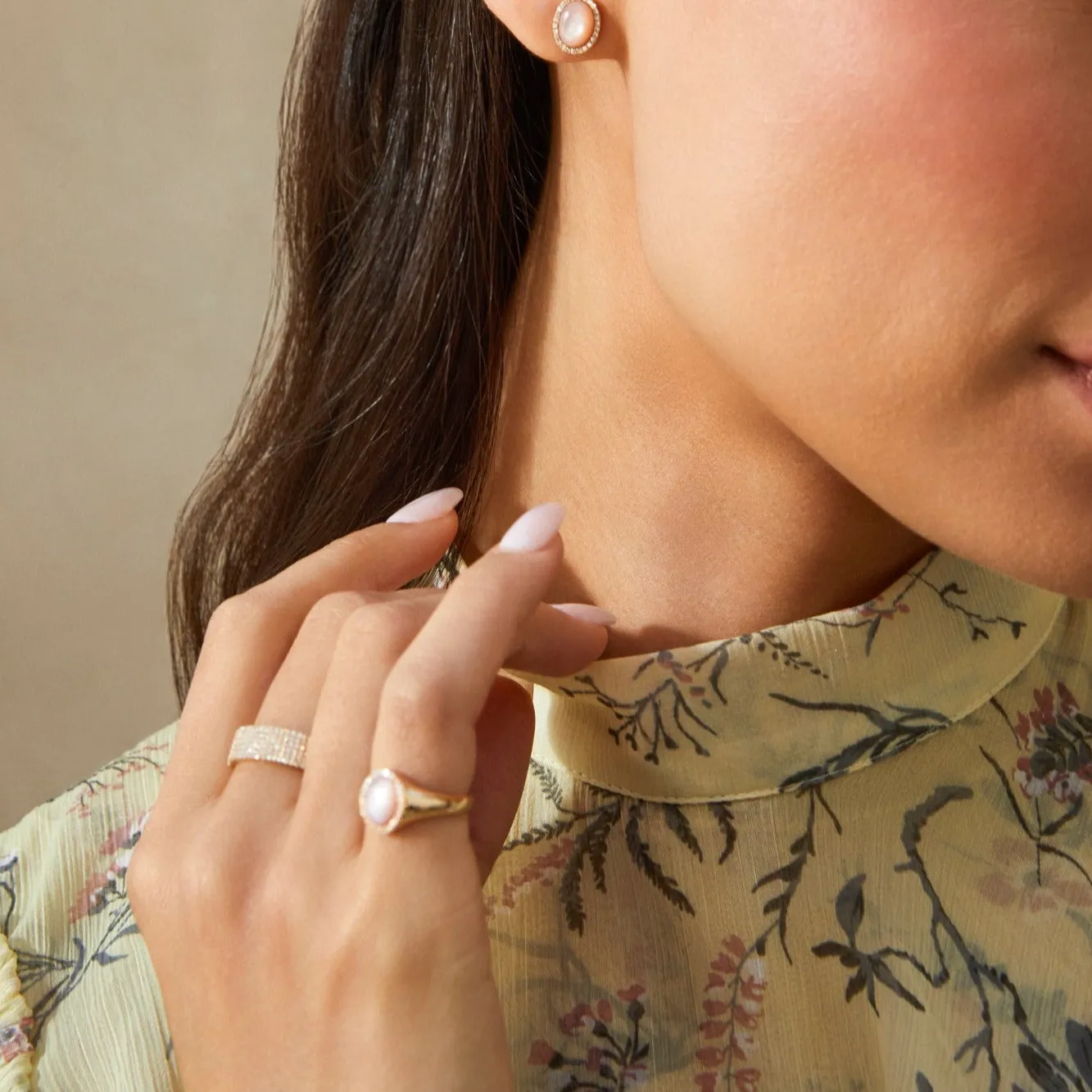Diamond & Pink Mother of Pearl Cabochon Signet Ring sold by EF Collection product image thumbnail 2