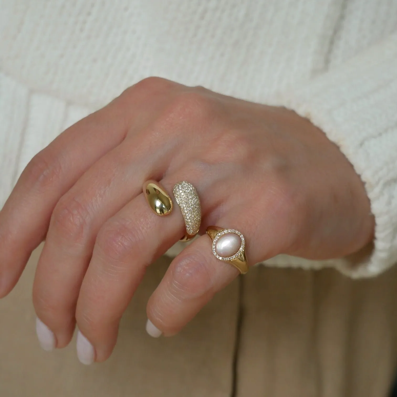 Diamond & Pink Mother of Pearl Cabochon Signet Ring sold by EF Collection product image thumbnail 5