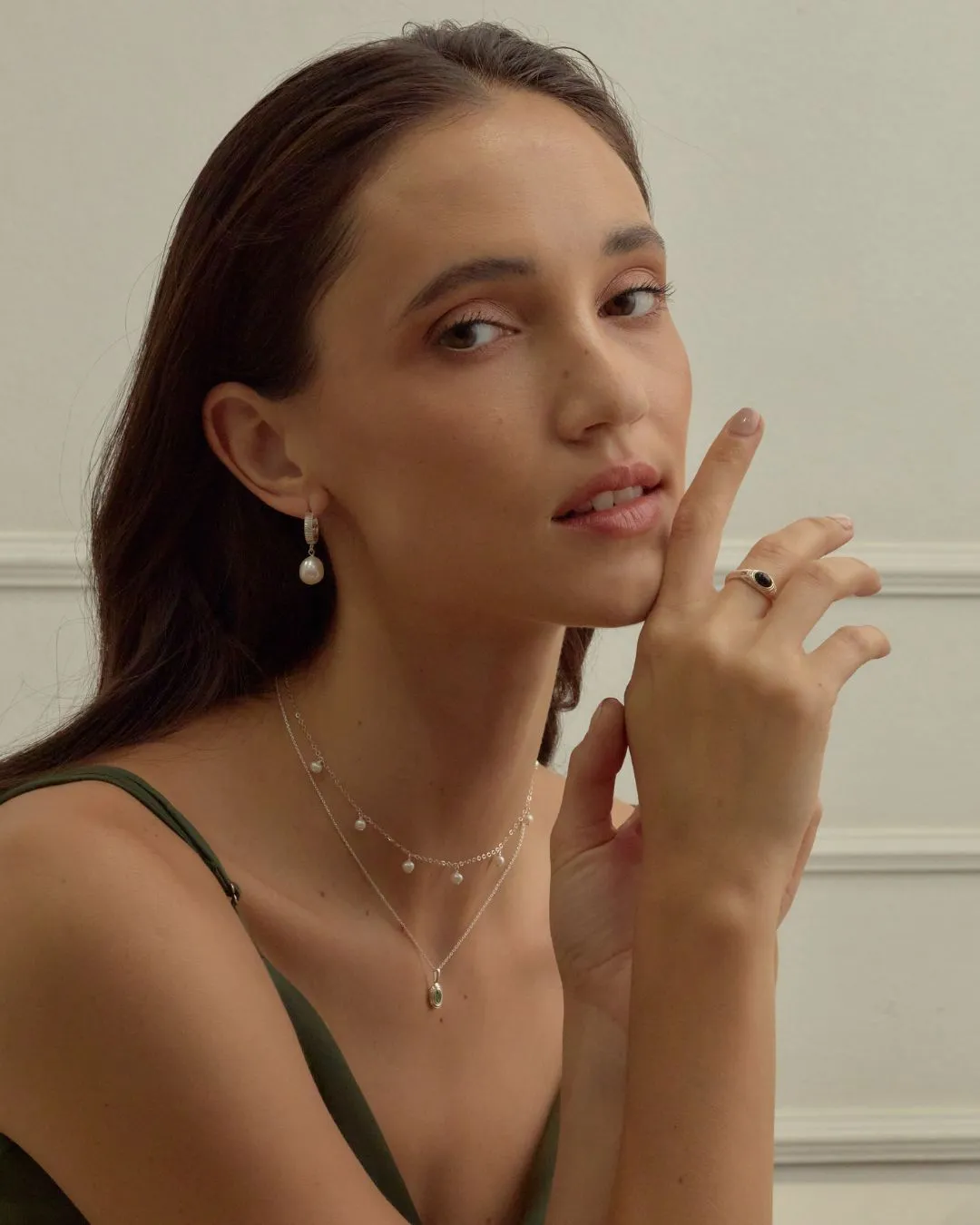 Chloé Petit Pearl Station Choker sold by Midori Jewelry Co. product image thumbnail 3