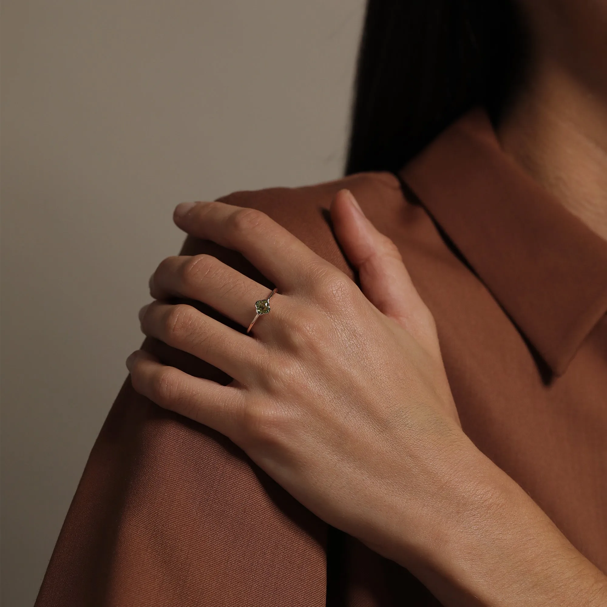 Clover Cut Peridot Ring / 9K and 18K Solid Gold sold by Nyrelle Jewelry product image thumbnail 5