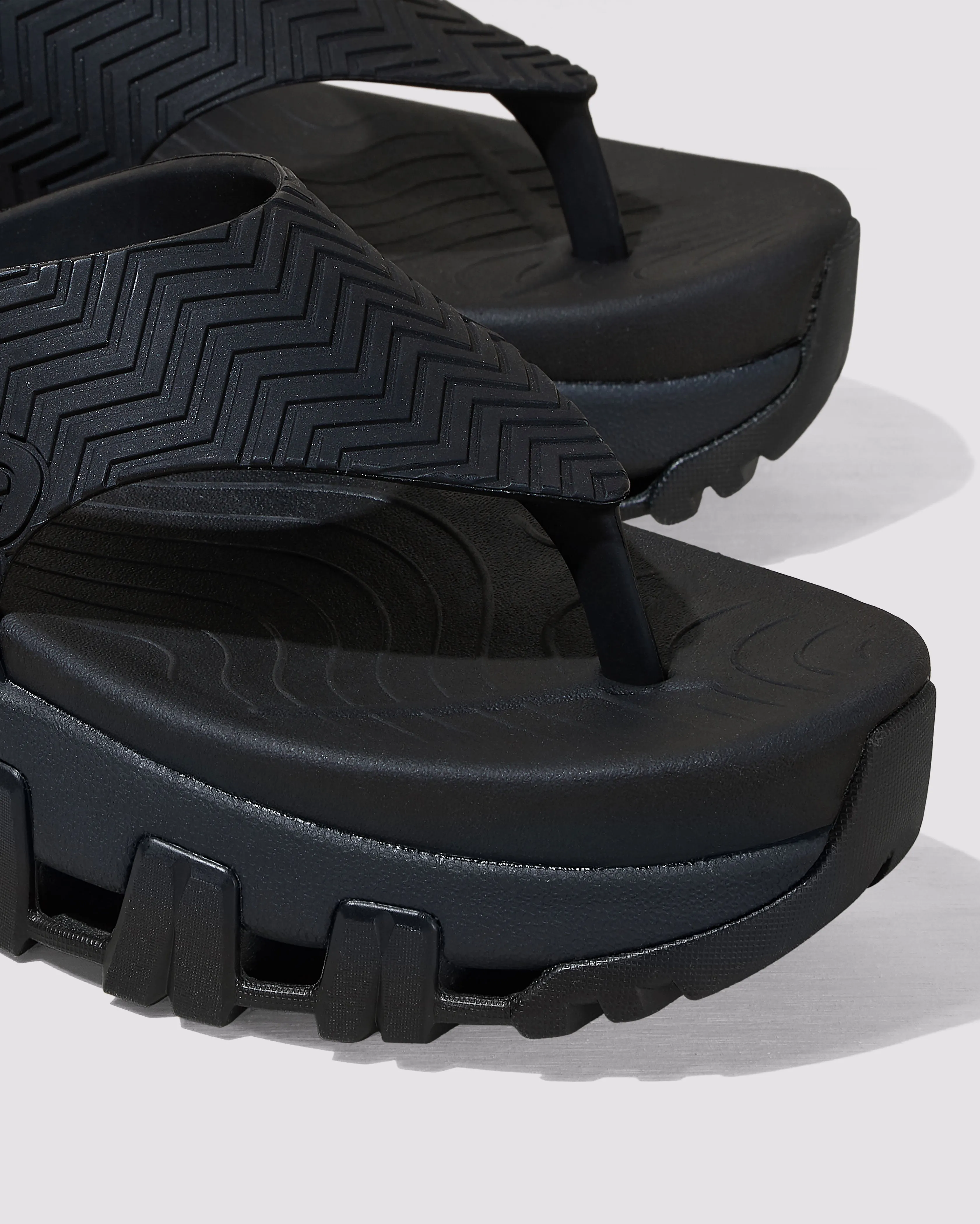 Bondi Tux/Black sold by P448 product image thumbnail 3