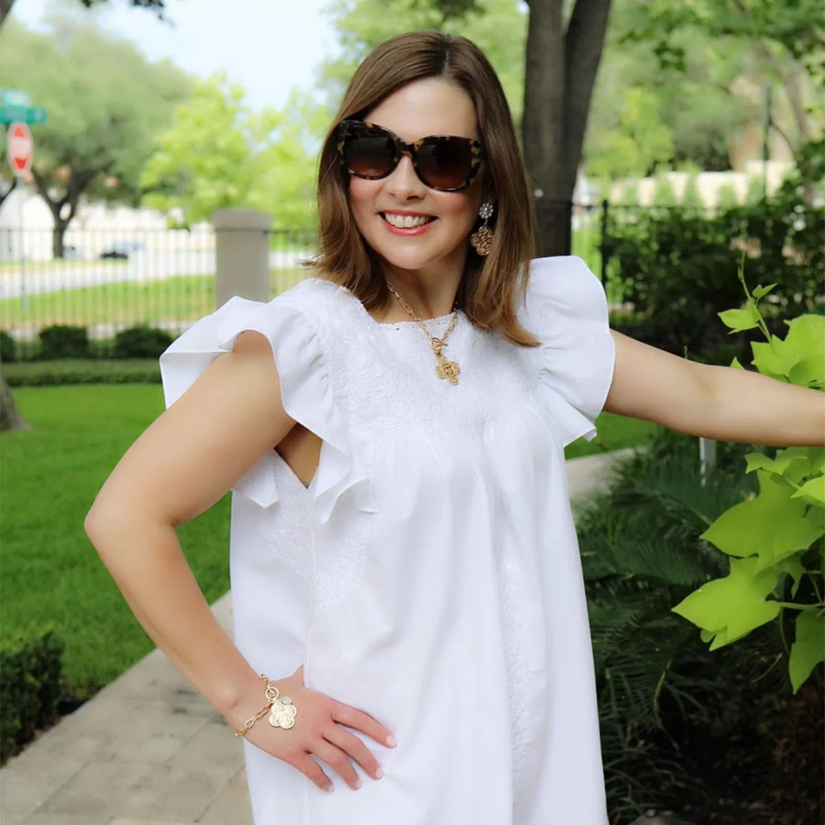 CANVAS Style x MaryCatherineStudio French Quatrefoil T-Bar 2 in 1 Necklace in Worn Gold - FINAL SALE sold by Canvas Style product image thumbnail 4