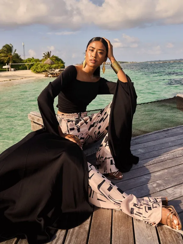 Sustainable Kinu Top - Solid Noir sold by Diarrablu