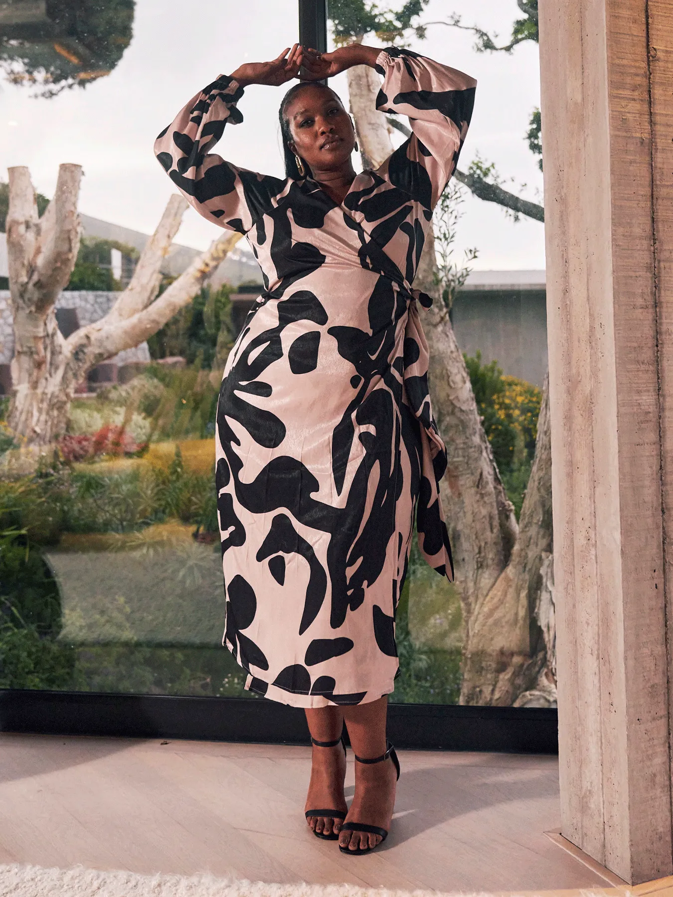 Lala Dress - Alia Noir sold by Diarrablu product image thumbnail 3