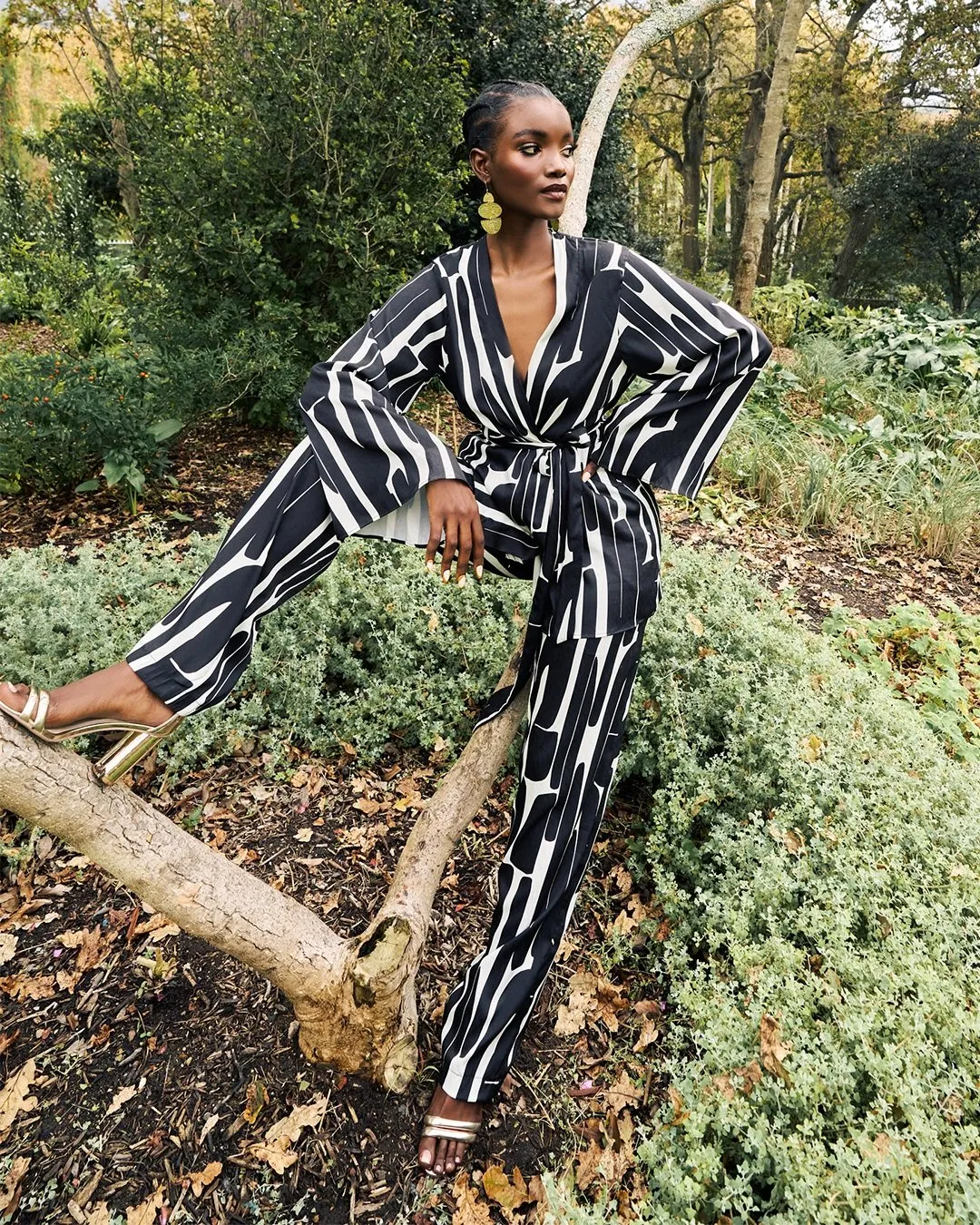 Leer Pants - Hera Noir sold by Diarrablu product image thumbnail 3