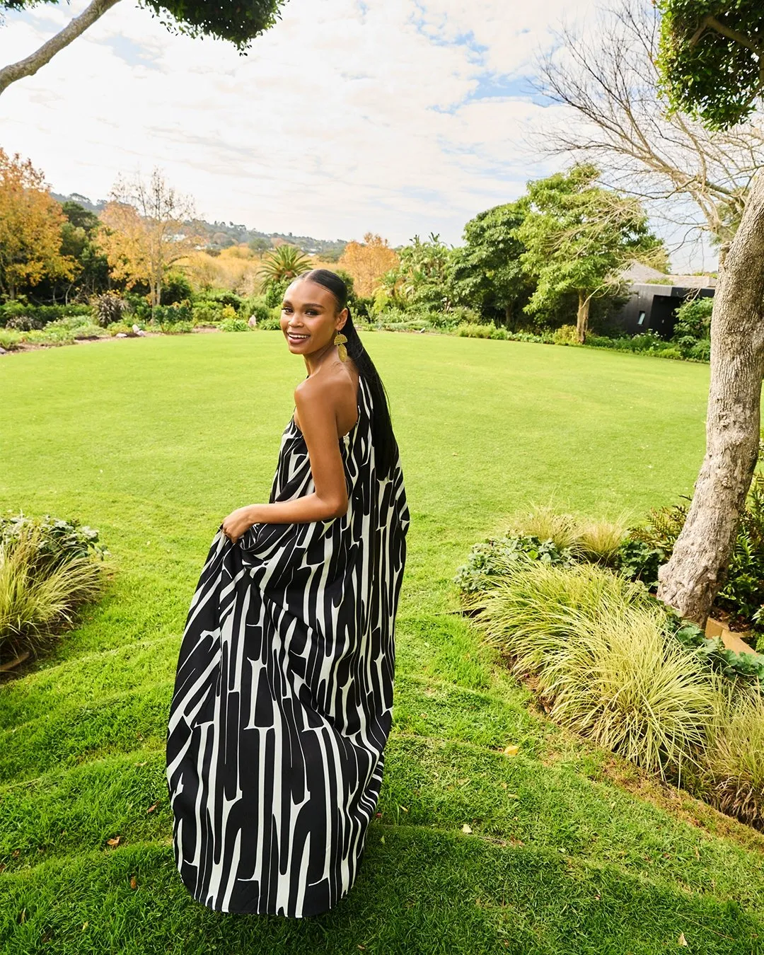 Satu Dress - Hera Noir sold by Diarrablu product image thumbnail 3