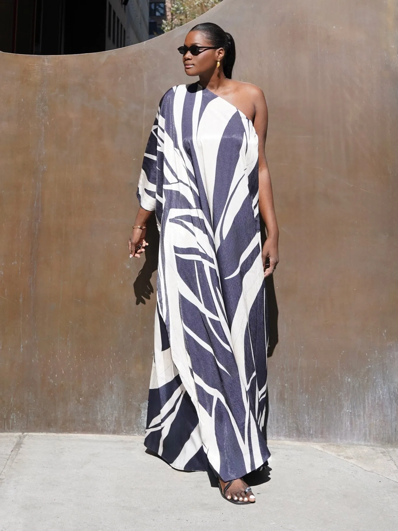 Satu Dress - Petal Noir sold by Diarrablu product image thumbnail 3