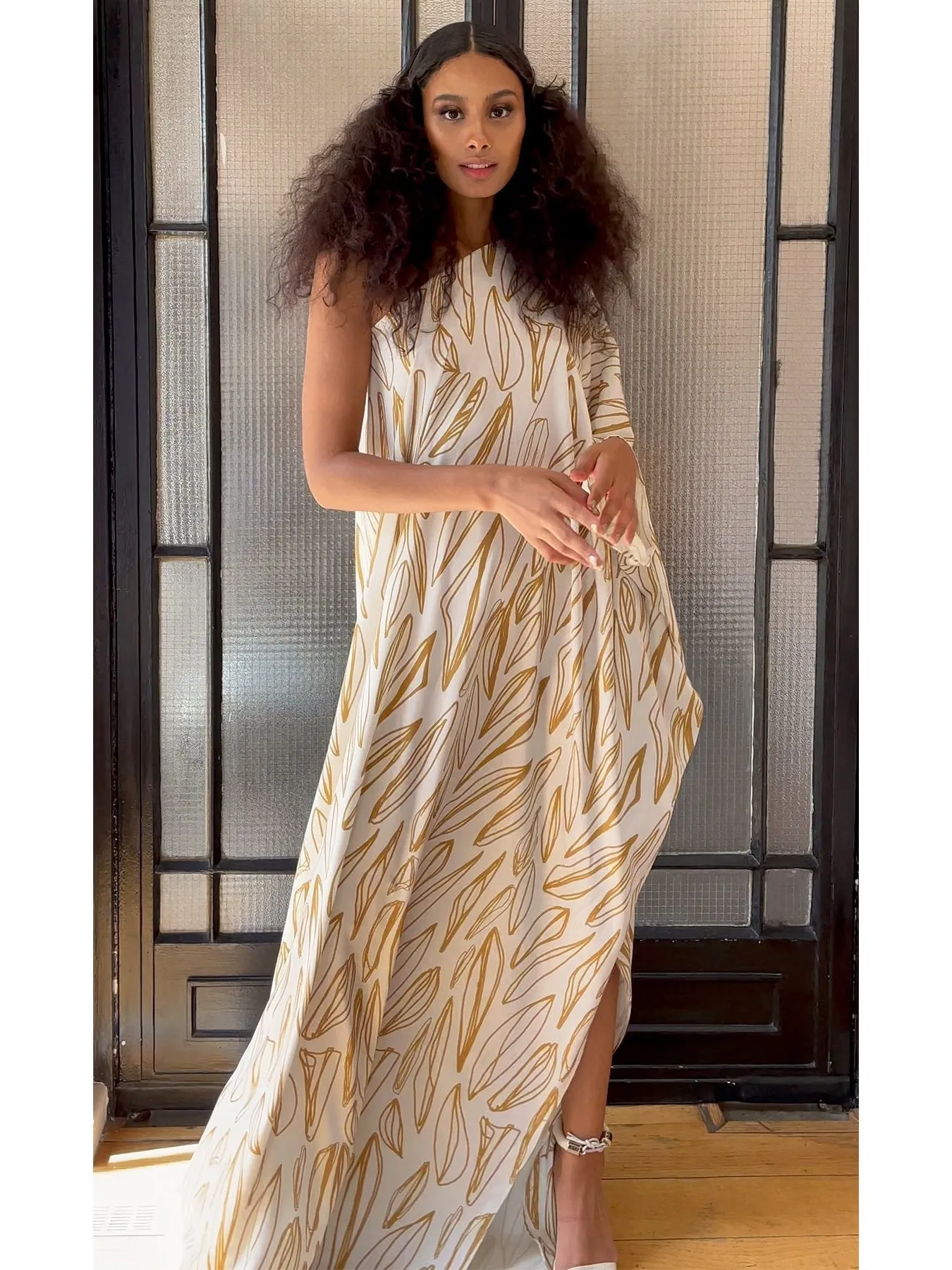 Satu Dress - Fiore Gold sold by Diarrablu product image thumbnail 5