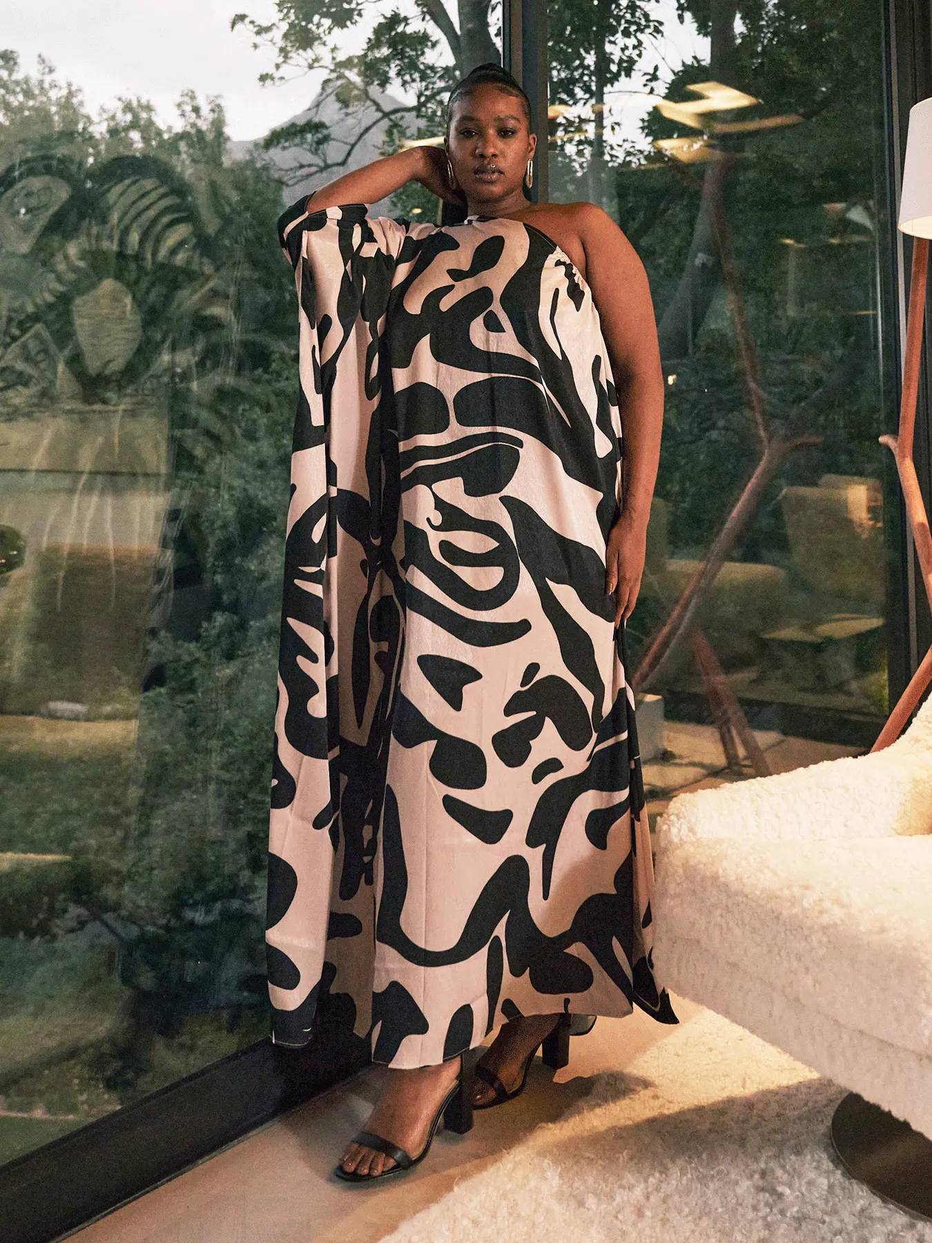 Satu Dress - Alia Noir sold by Diarrablu product image thumbnail 3