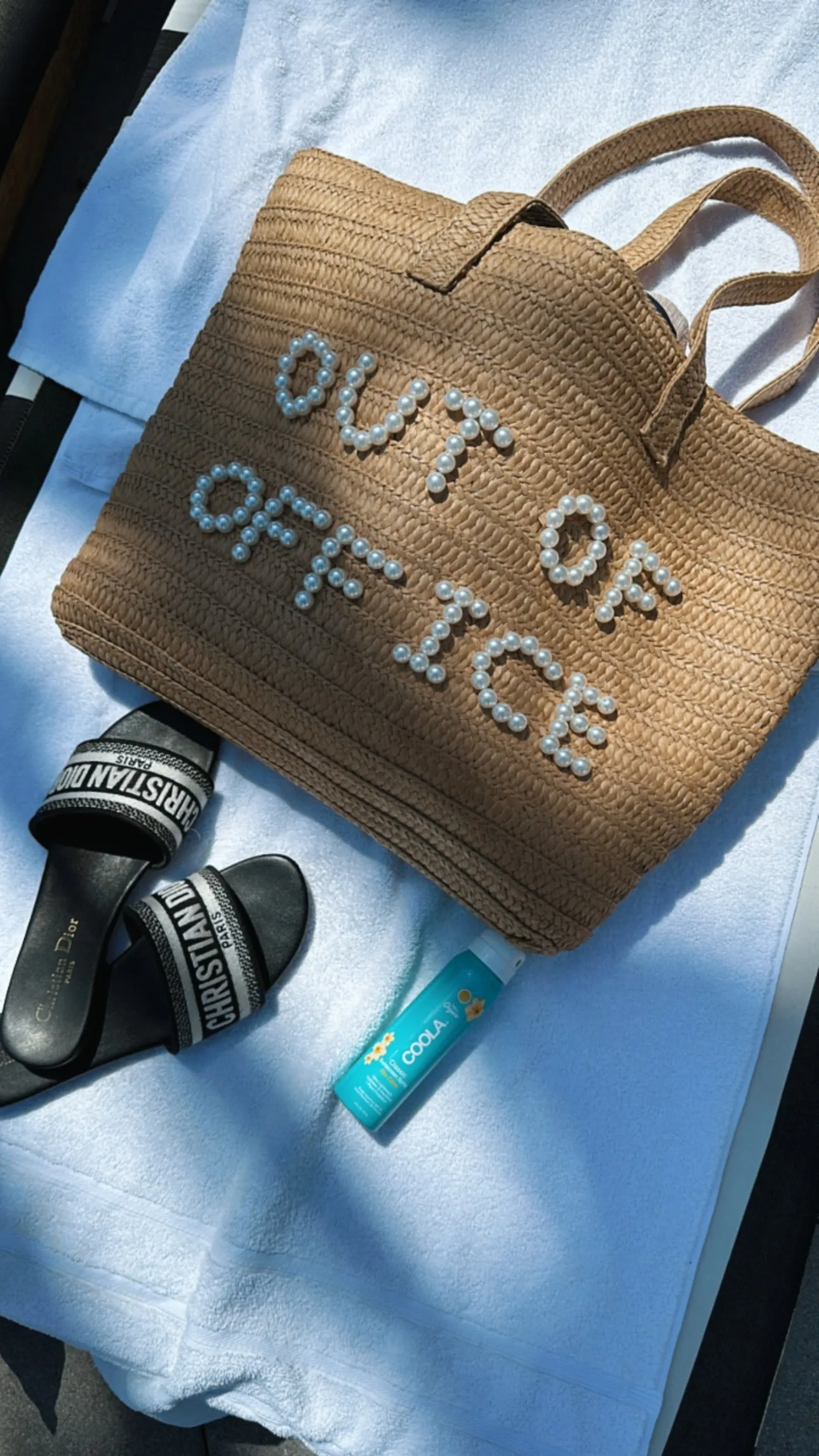 NEW!! Pearl "Out Of Office" Beach Bag sold by Glitzy Bella product image thumbnail 2