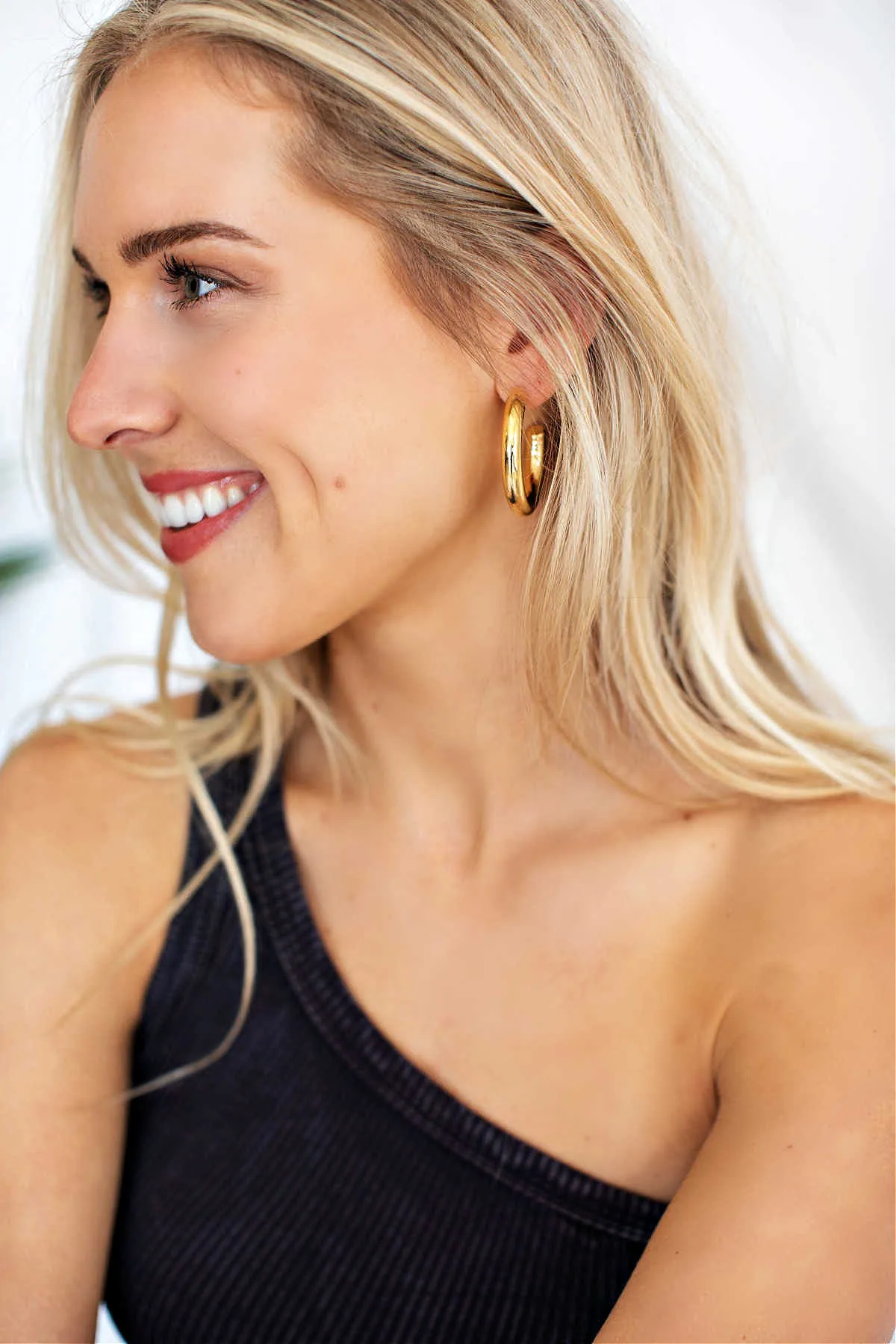 NEW!! “Reese” Gold Circle Hoop sold by Glitzy Bella product image thumbnail 3