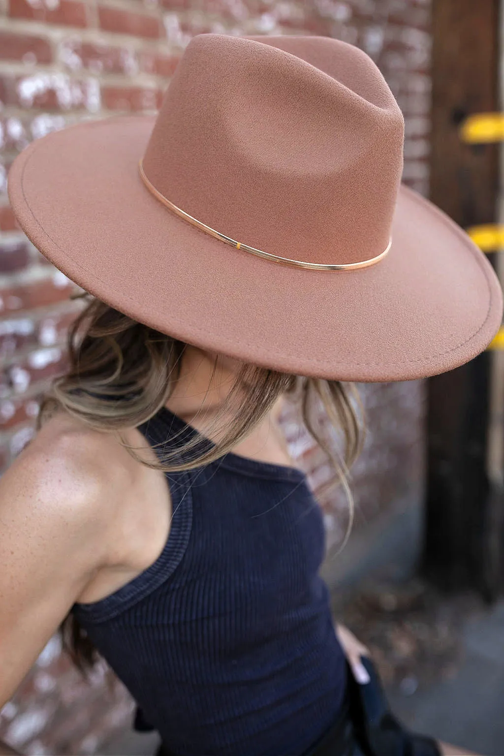 The “Sedona” Cameron Hat sold by Glitzy Bella