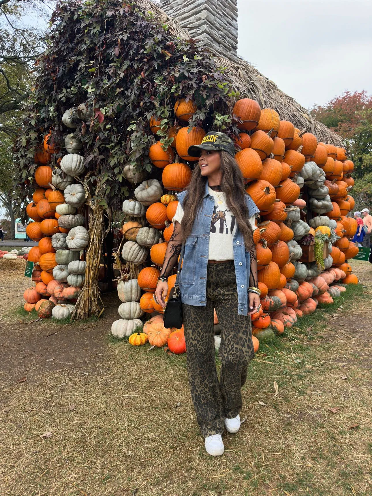 NEW!! Bronc Short Sleeve Tee in Ivory sold by Glitzy Bella product image thumbnail 4