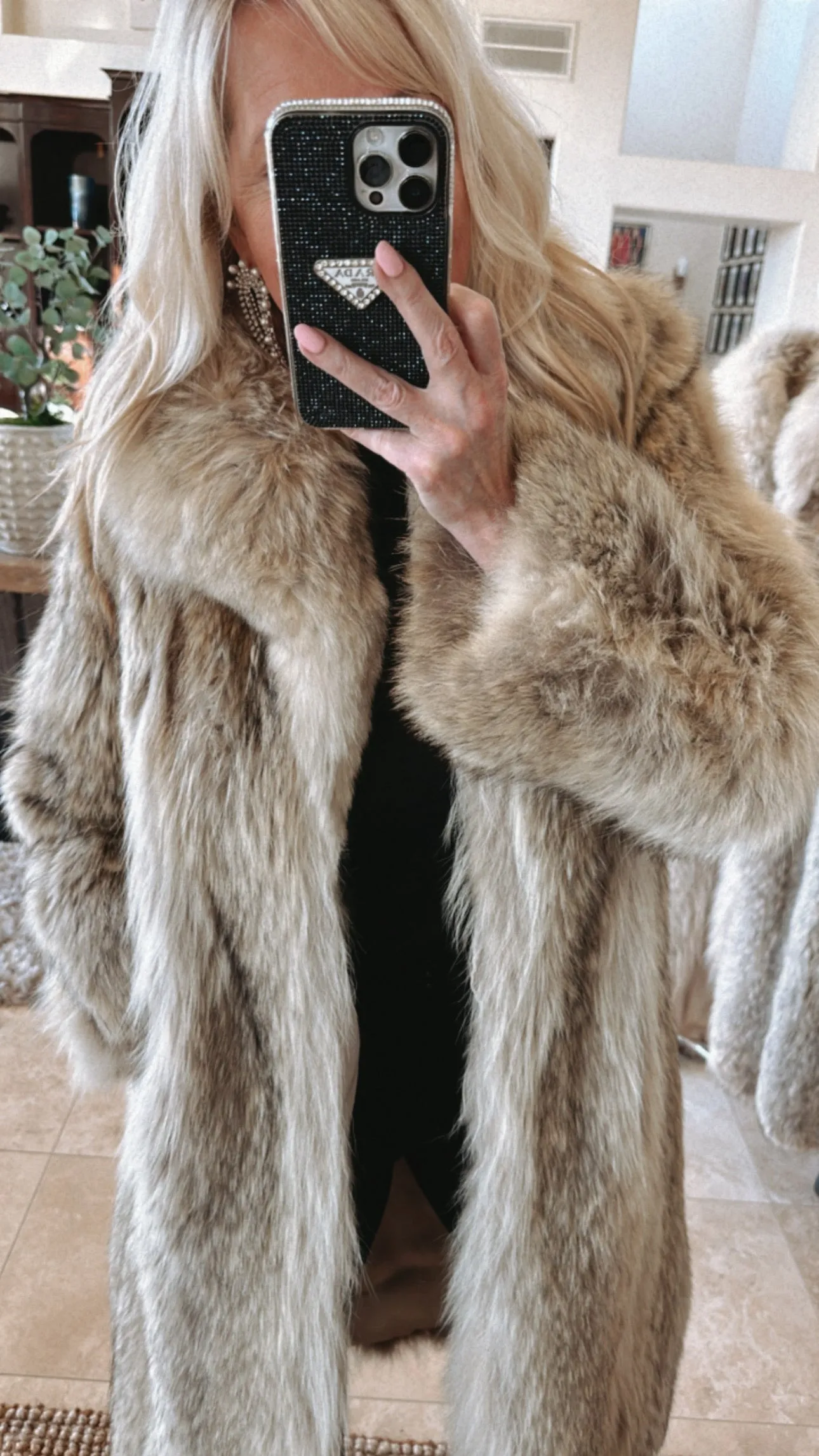#7 Vintage Coyote Fur Coat - Size S-M sold by Glitzy Bella product image thumbnail 2
