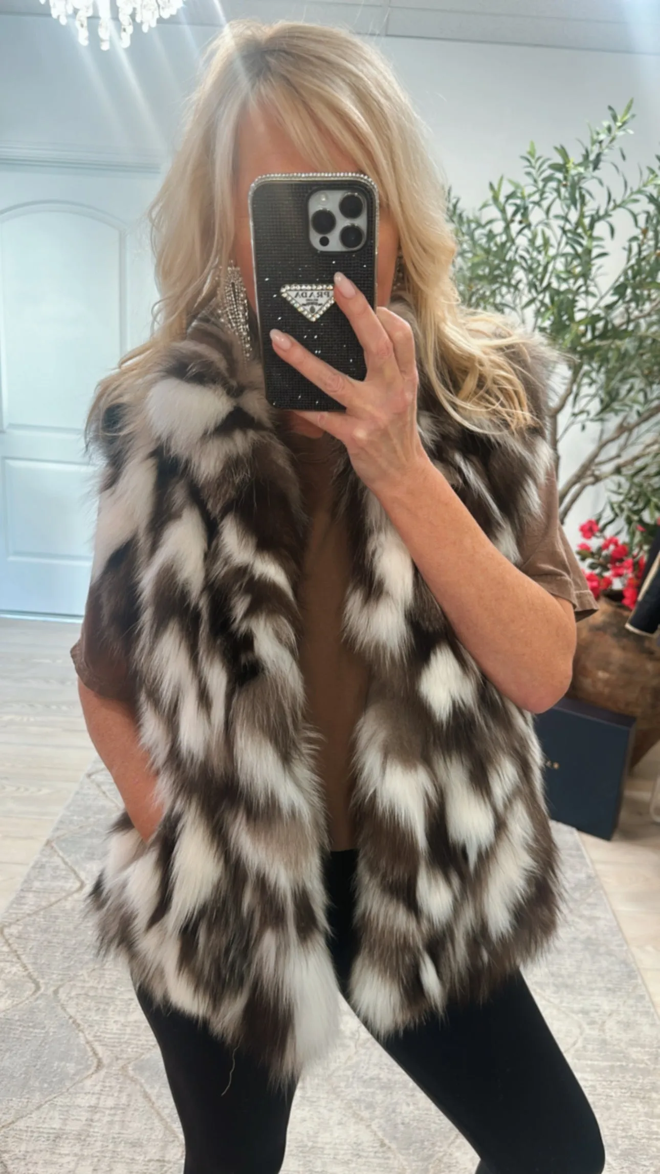 #10 Vintage Fox Fur Vest - Size M-L sold by Glitzy Bella