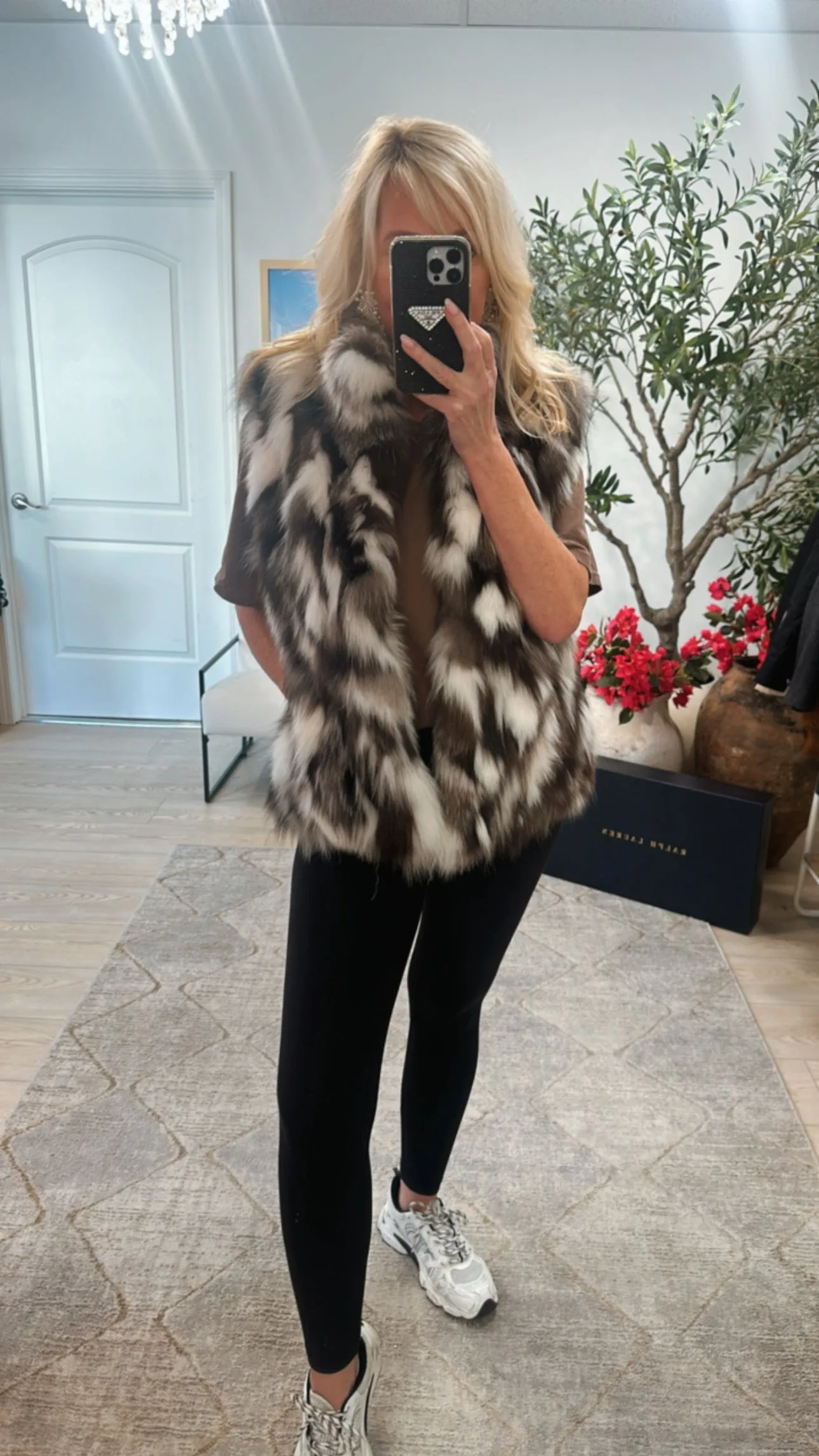 #10 Vintage Fox Fur Vest - Size M-L sold by Glitzy Bella product image thumbnail 2