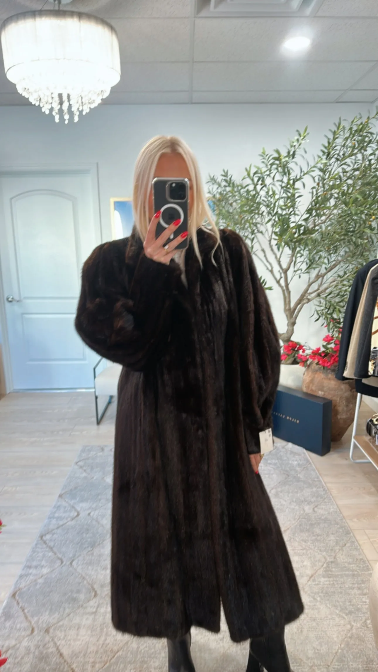 #15 Vintage Mahogany Mink Coat - Size S/M sold by Glitzy Bella product image thumbnail 3