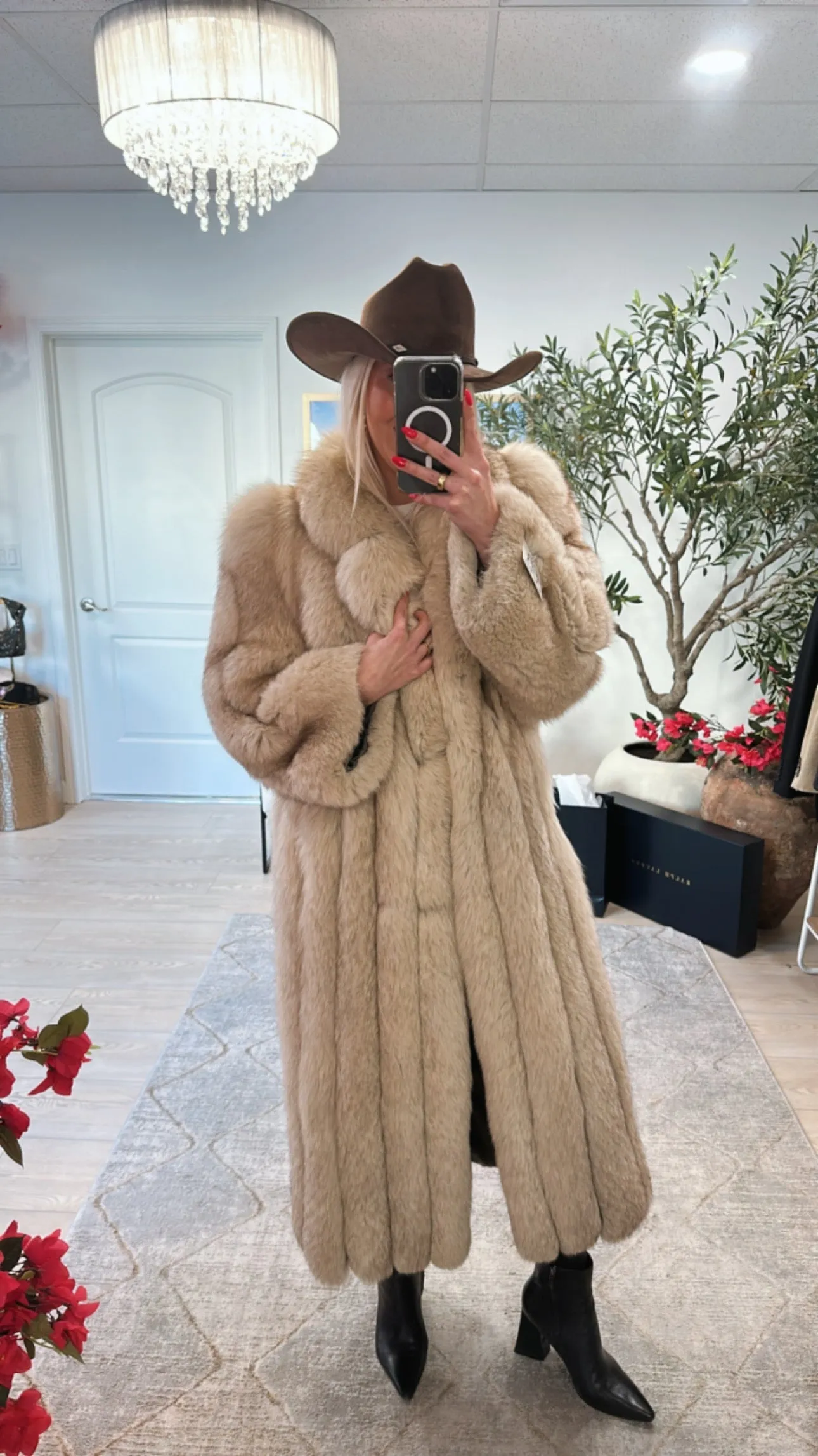 #1 Vintage Silver Fox Coat - Size S/M sold by Glitzy Bella product image thumbnail 3