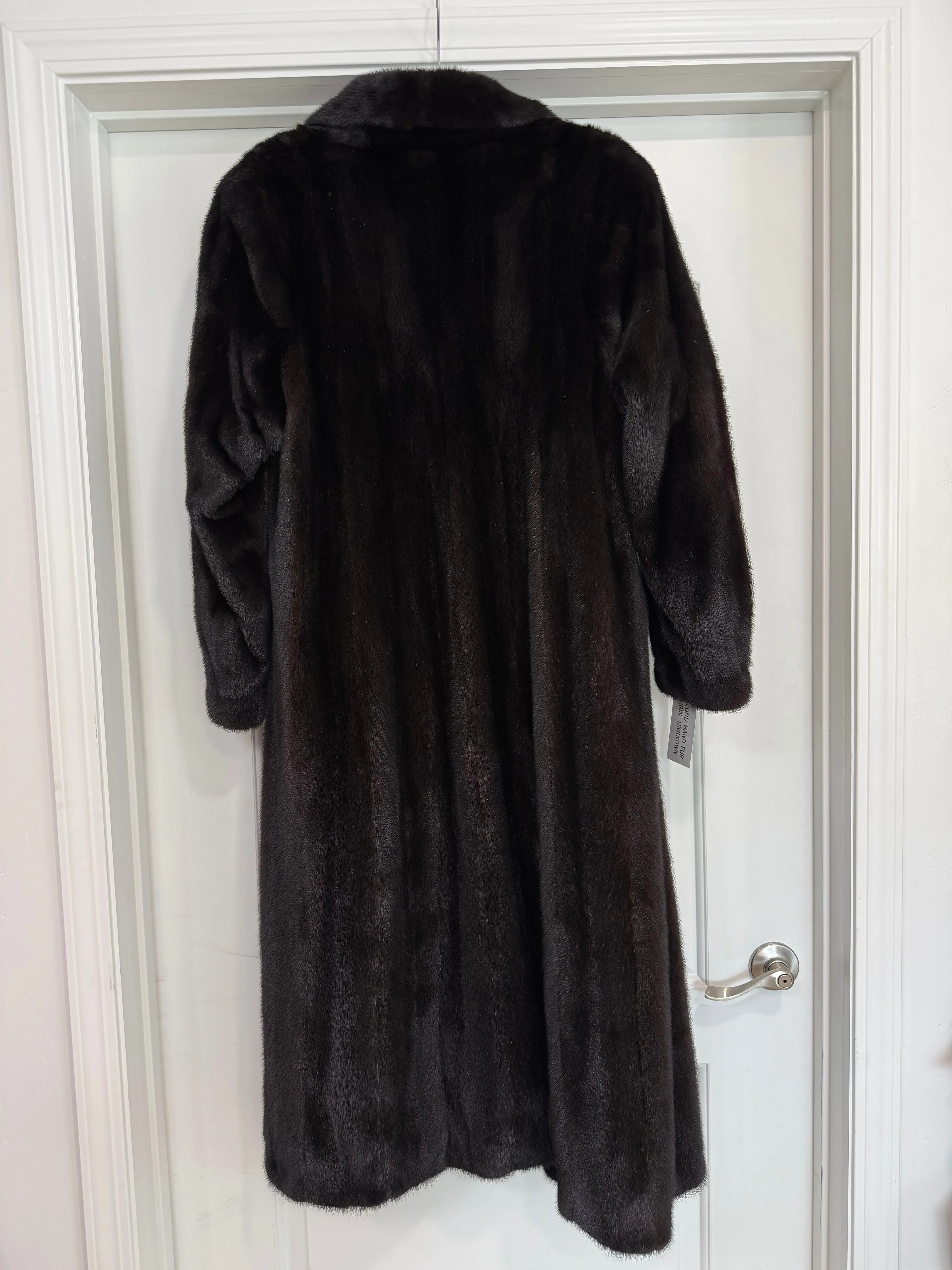 #115 Vintage Ranch Mink Coat Size Large sold by Glitzy Bella product image thumbnail 4