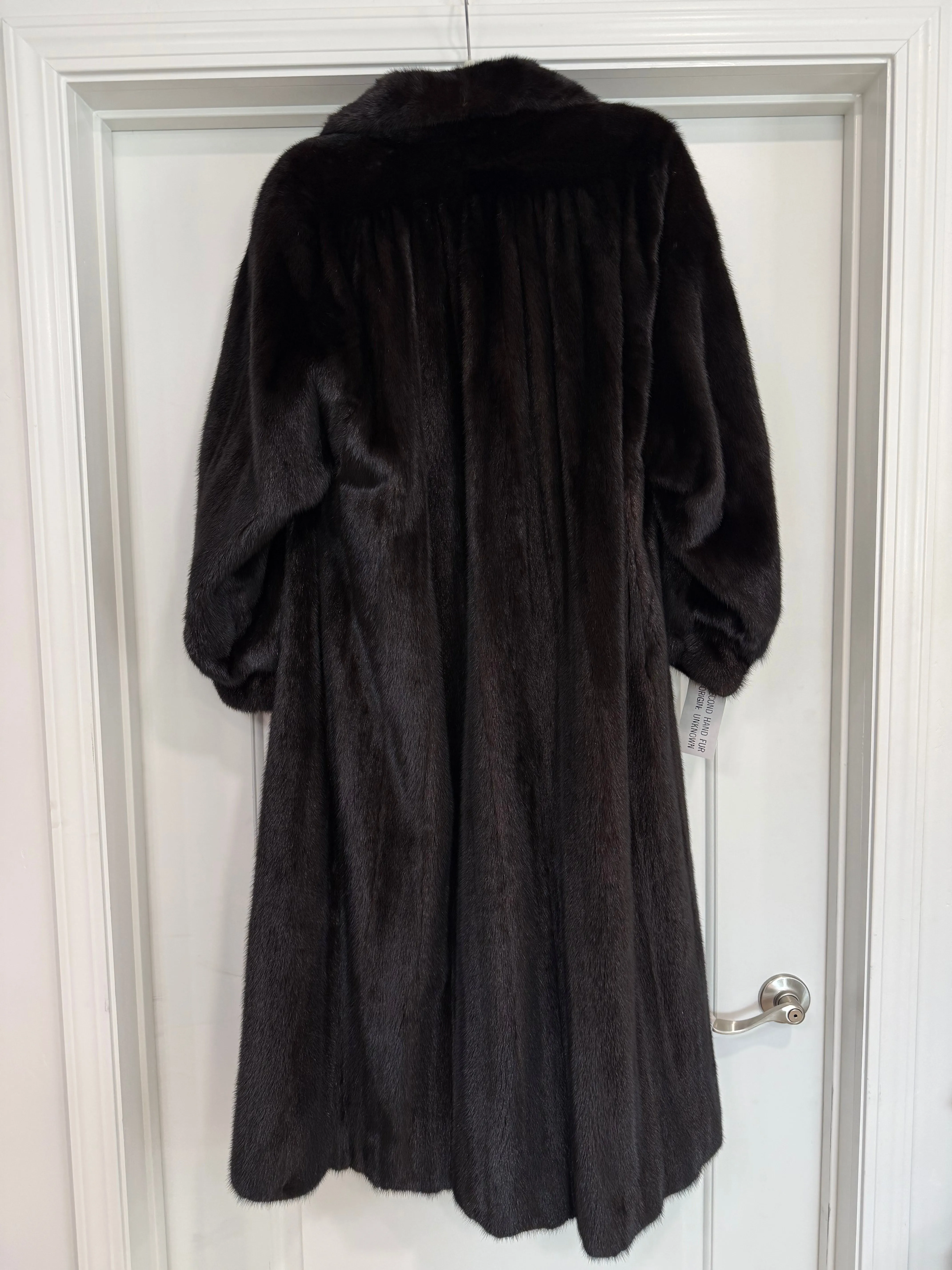 #114 Vintage Ranch Mink Coat Size M/Large sold by Glitzy Bella product image thumbnail 4