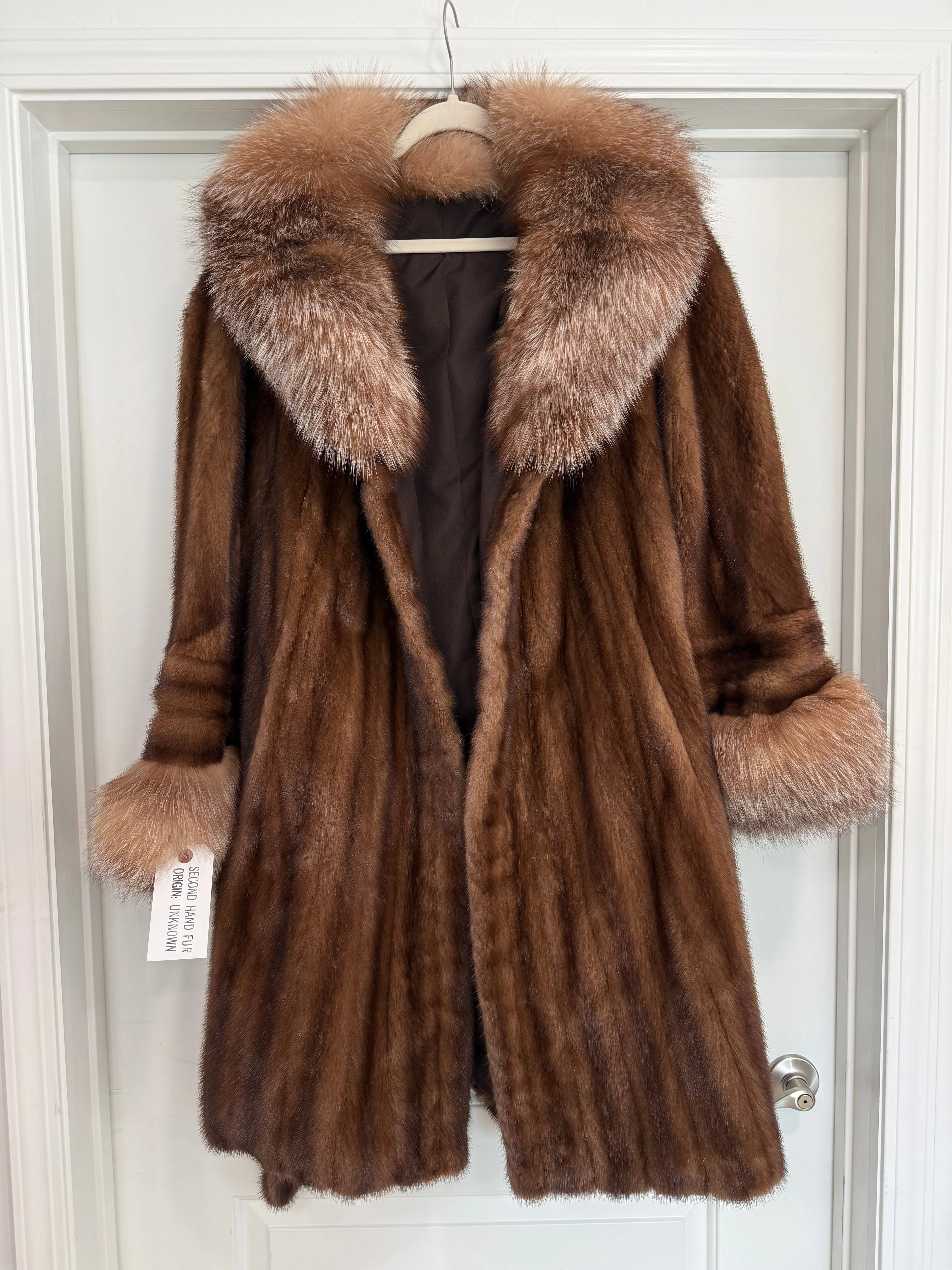 #105 Vintage Demi Buff Mink Coat W/ Crystal Fox Trim Size M/L sold by Glitzy Bella product image thumbnail 3