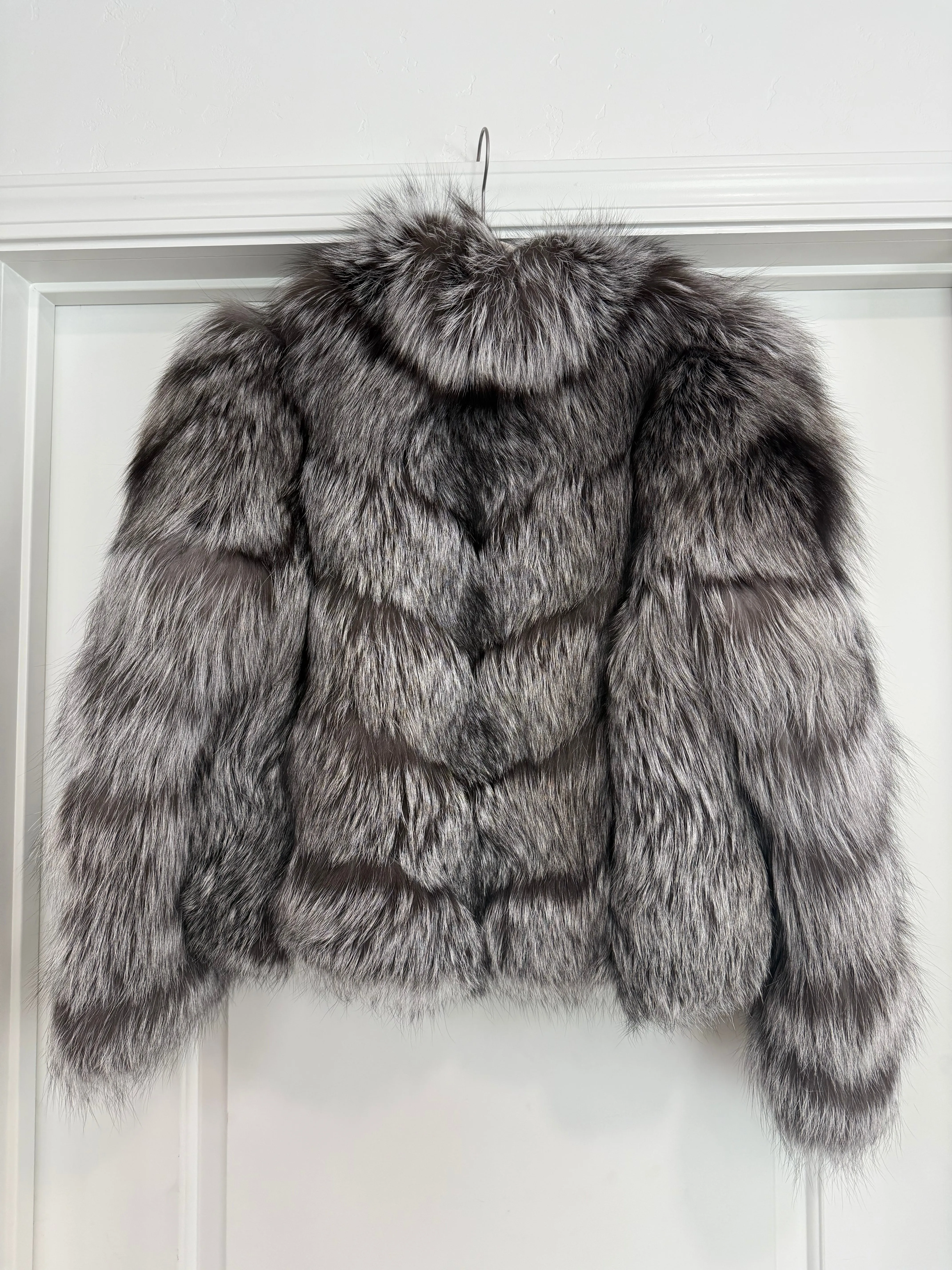 #103 Vintage Silver Fox Jacket Size Medium sold by Glitzy Bella product image thumbnail 4