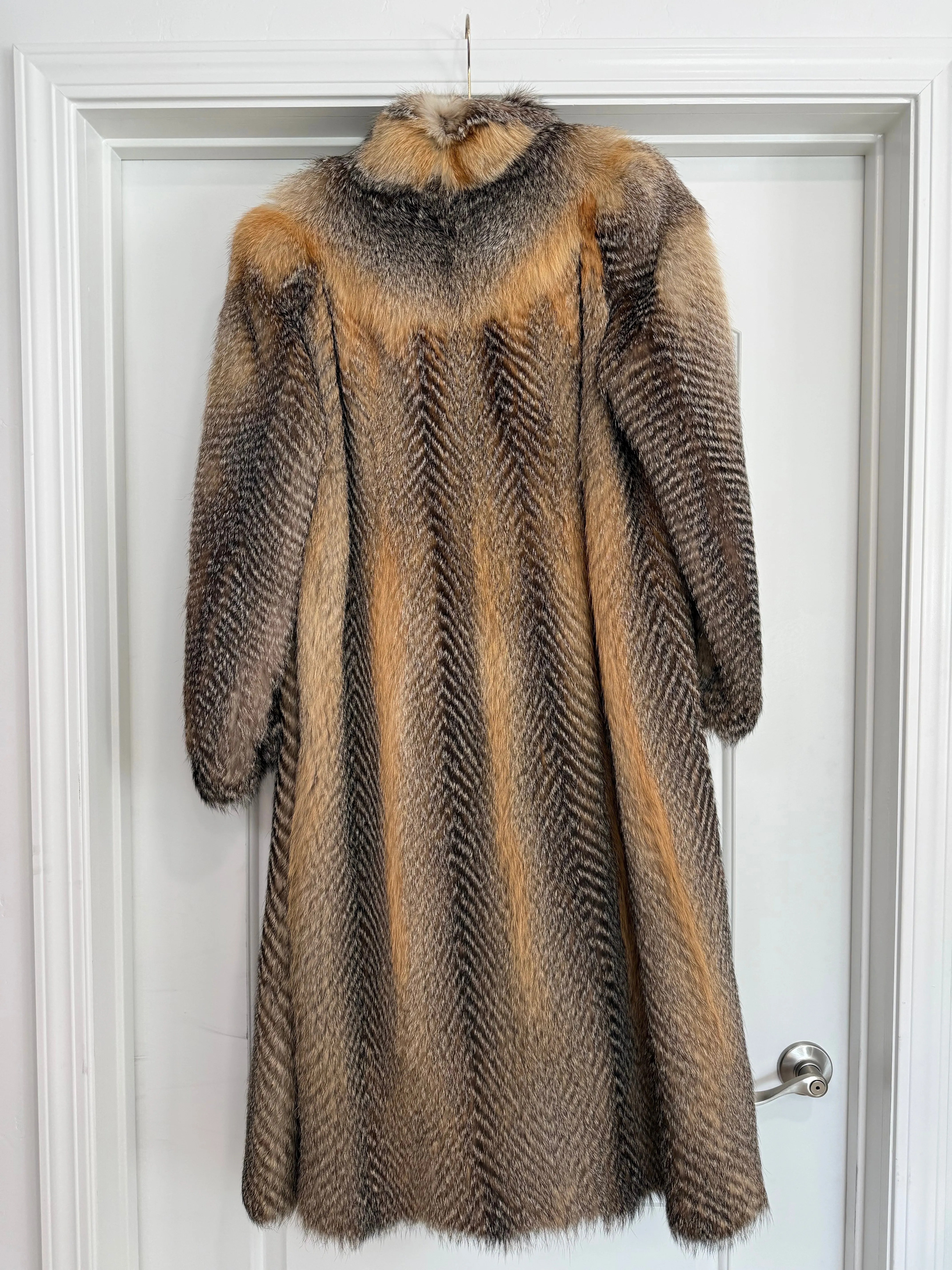 #101 Vintage Natural Grey Fox Coat Size Small sold by Glitzy Bella product image thumbnail 4
