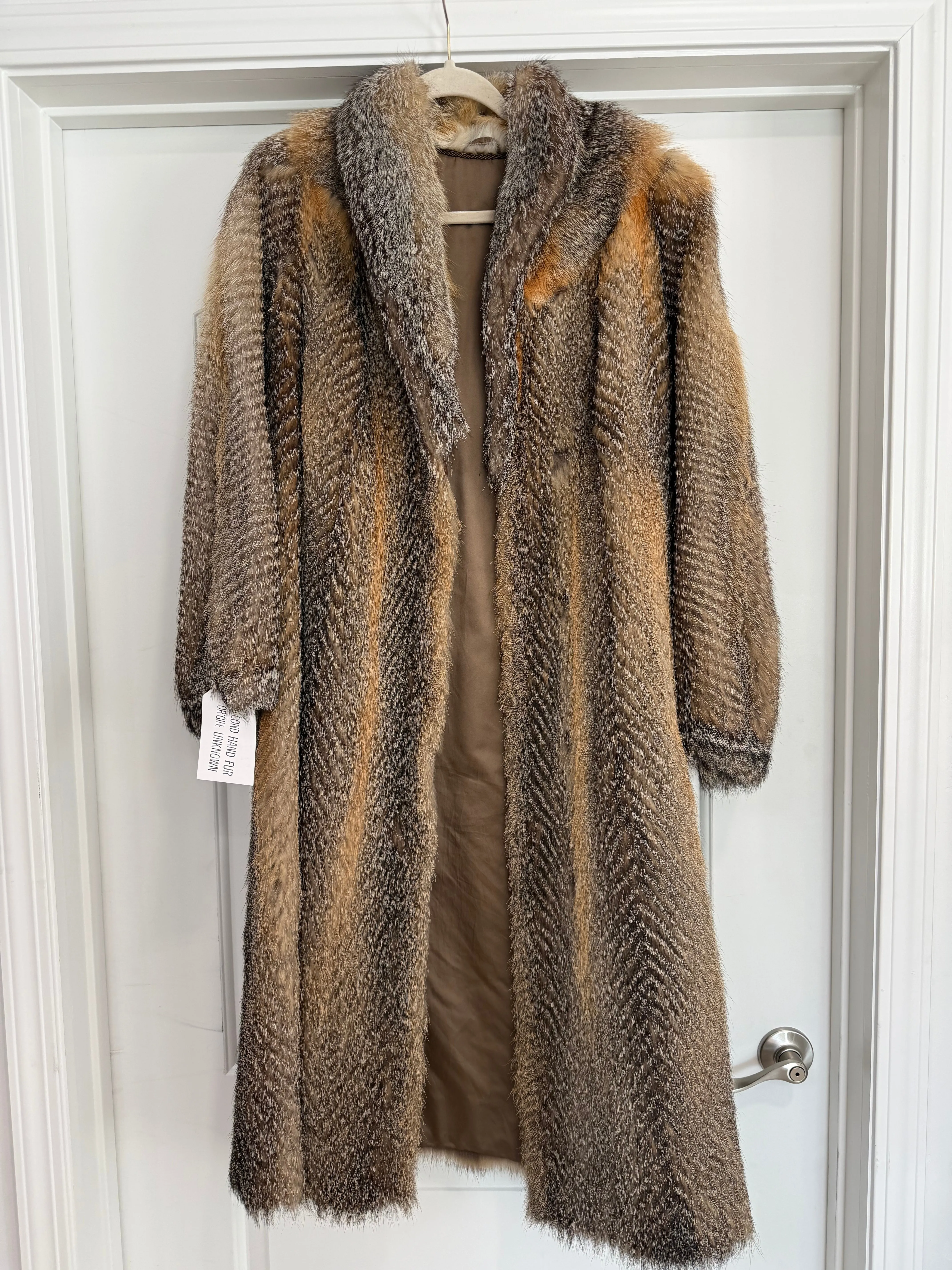 #101 Vintage Natural Grey Fox Coat Size Small sold by Glitzy Bella product image thumbnail 3