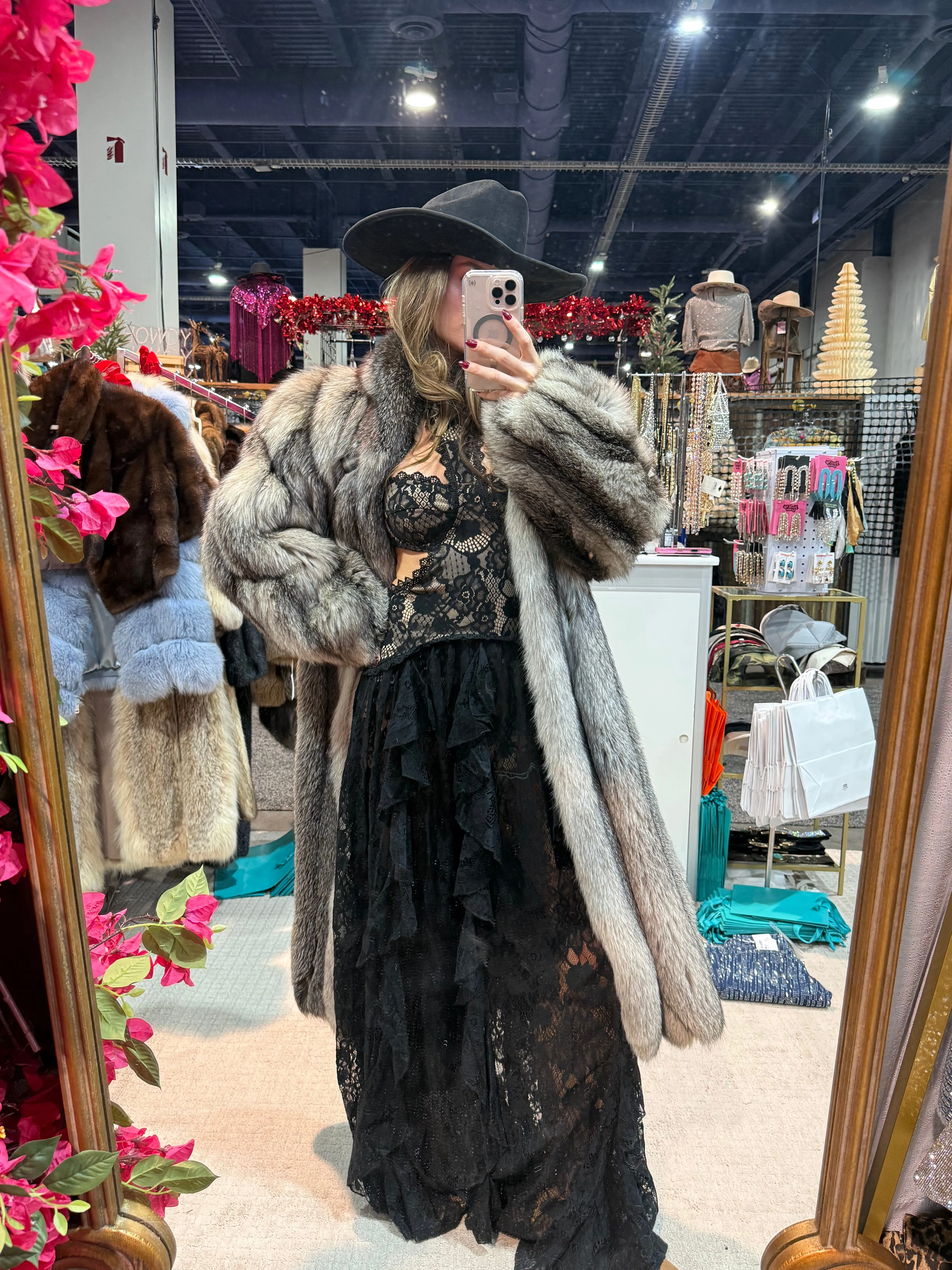 #S18 Vintage Indigo Dyed Fox Directional Coat Size Medium/Large sold by Glitzy Bella product image thumbnail 3