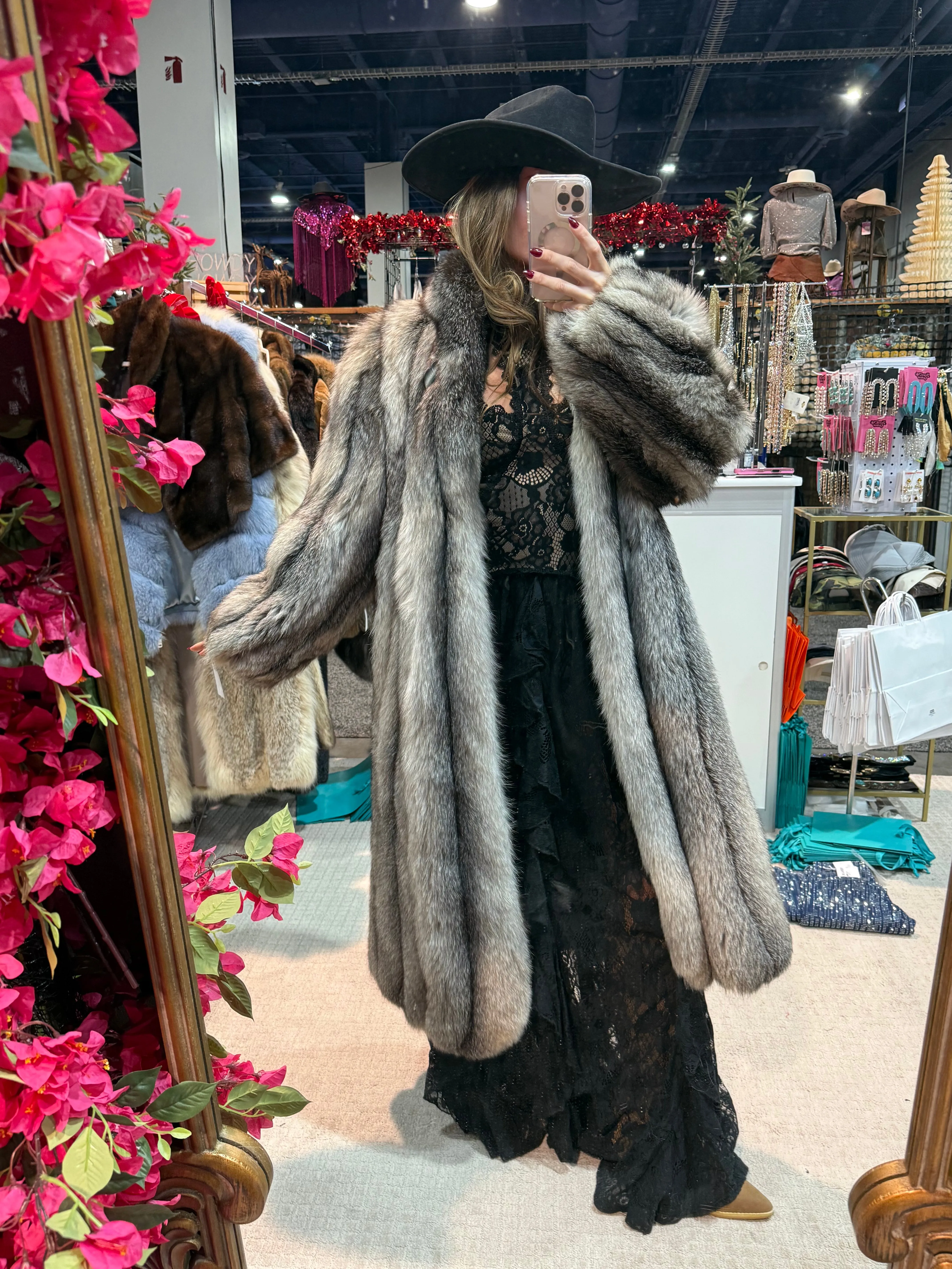 #S18 Vintage Indigo Dyed Fox Directional Coat Size Medium/Large sold by Glitzy Bella product image thumbnail 5