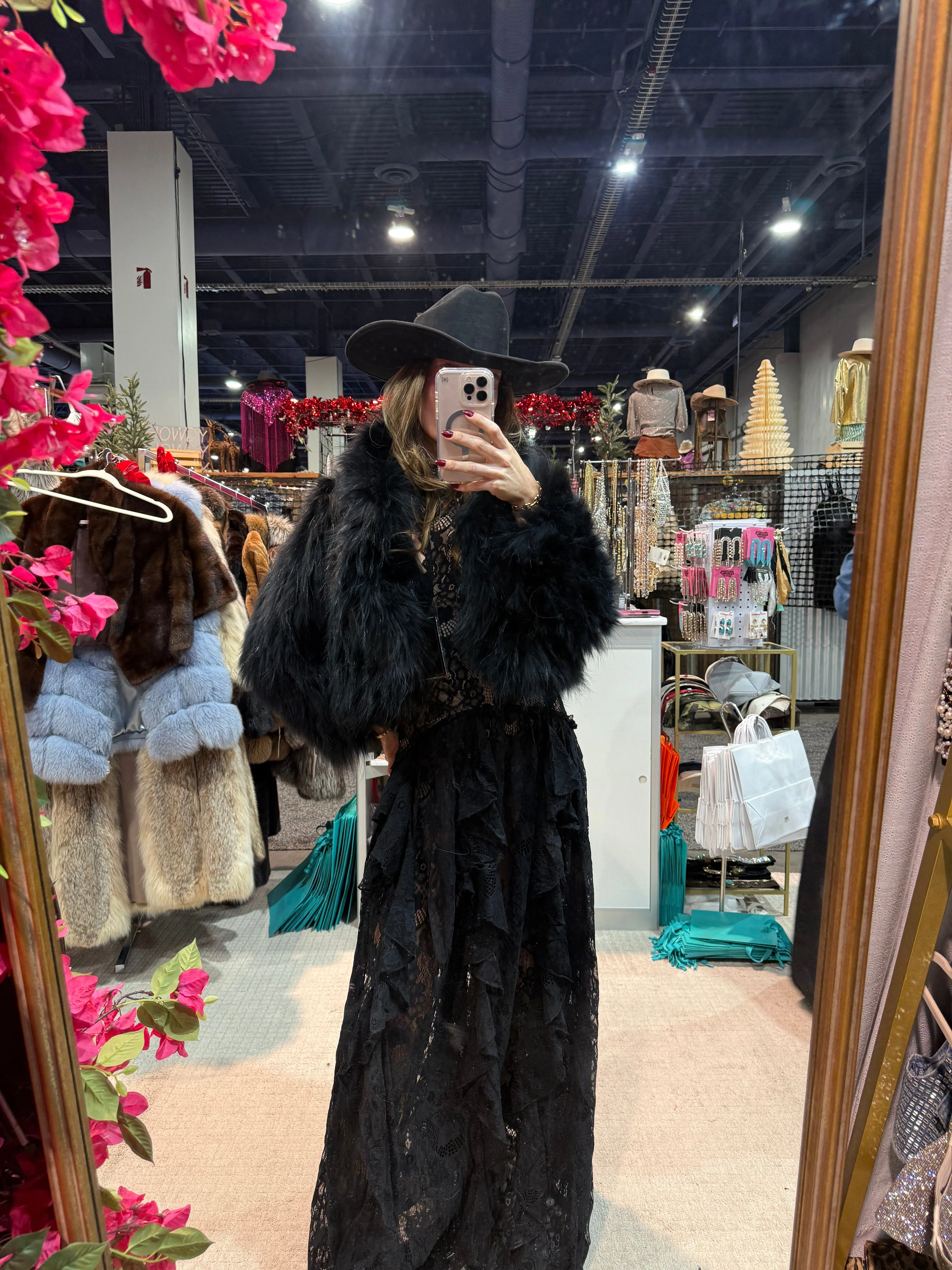 #GB10 Vintage Dyed Black Cropped Fox Fur Jacket sold by Glitzy Bella product image thumbnail 4