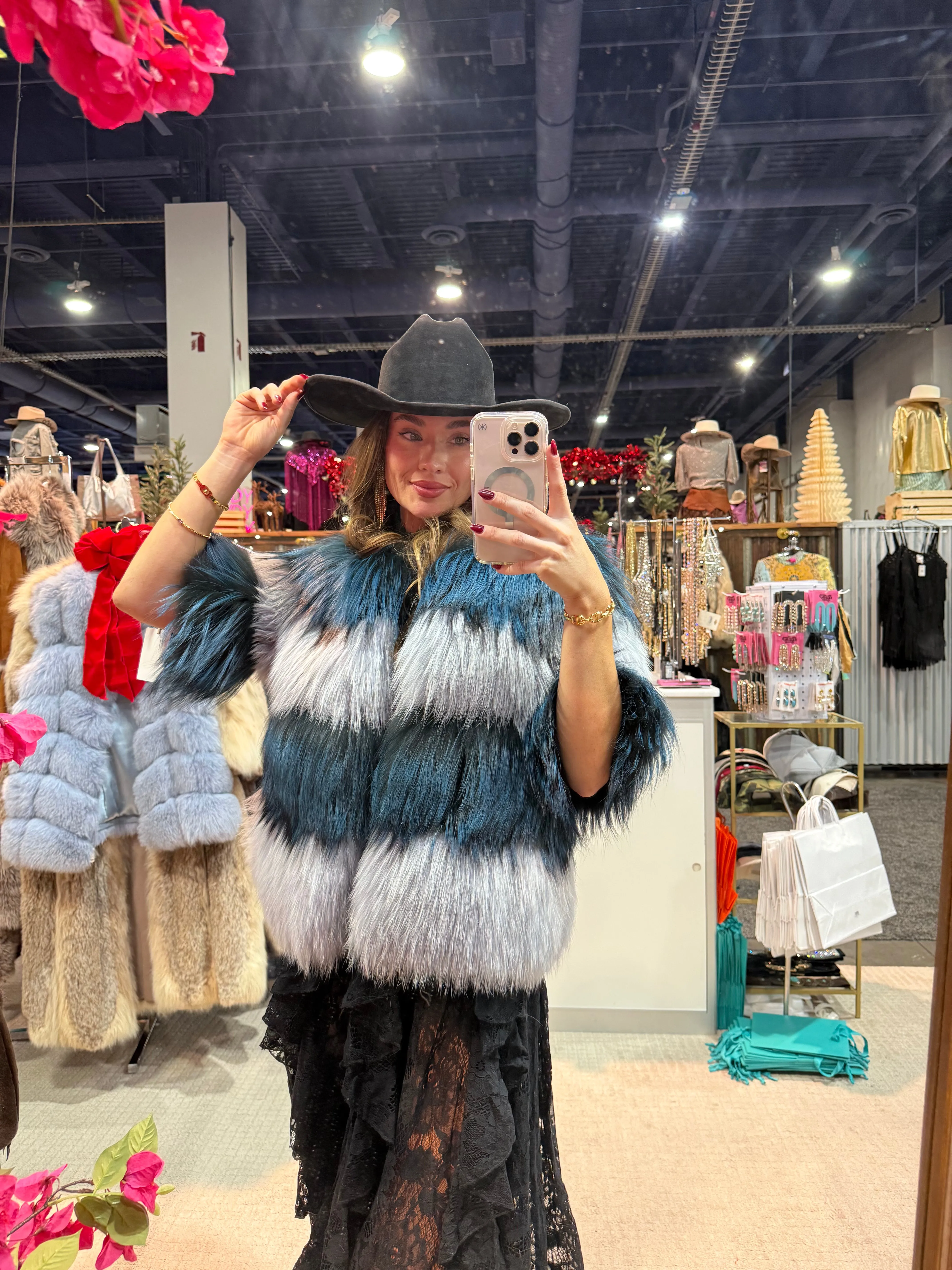 #155 Vintage Dyed Fox Fur Jacket - Size Small sold by Glitzy Bella product image thumbnail 5