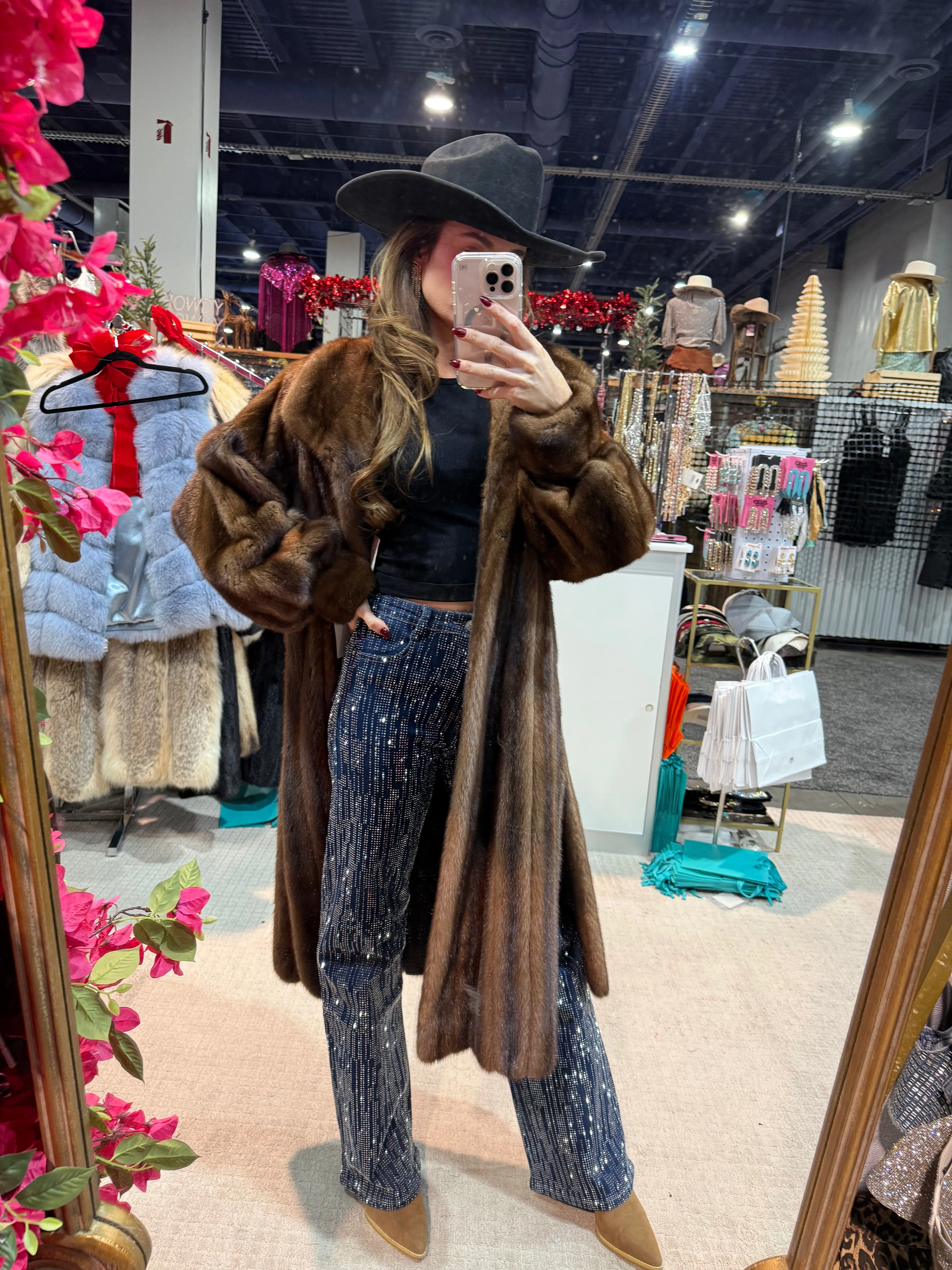 #126 Vintage Mahogany Mink Coat Size S/M sold by Glitzy Bella product image thumbnail 4