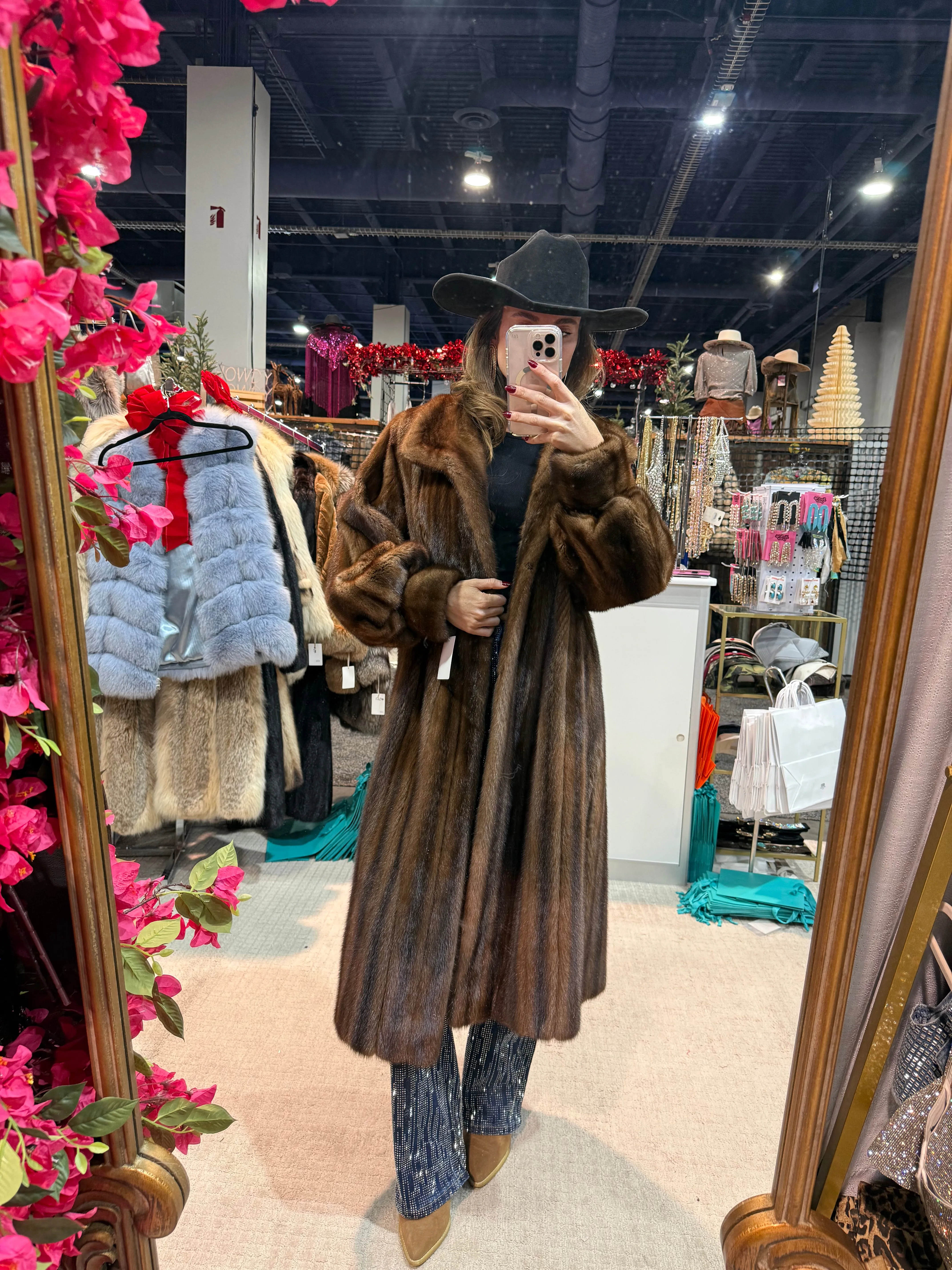 #126 Vintage Mahogany Mink Coat Size S/M sold by Glitzy Bella product image thumbnail 3