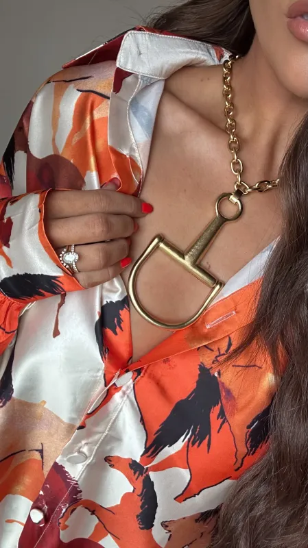 Horsebit Necklace with Chain in Gold made by Glitzy Bella