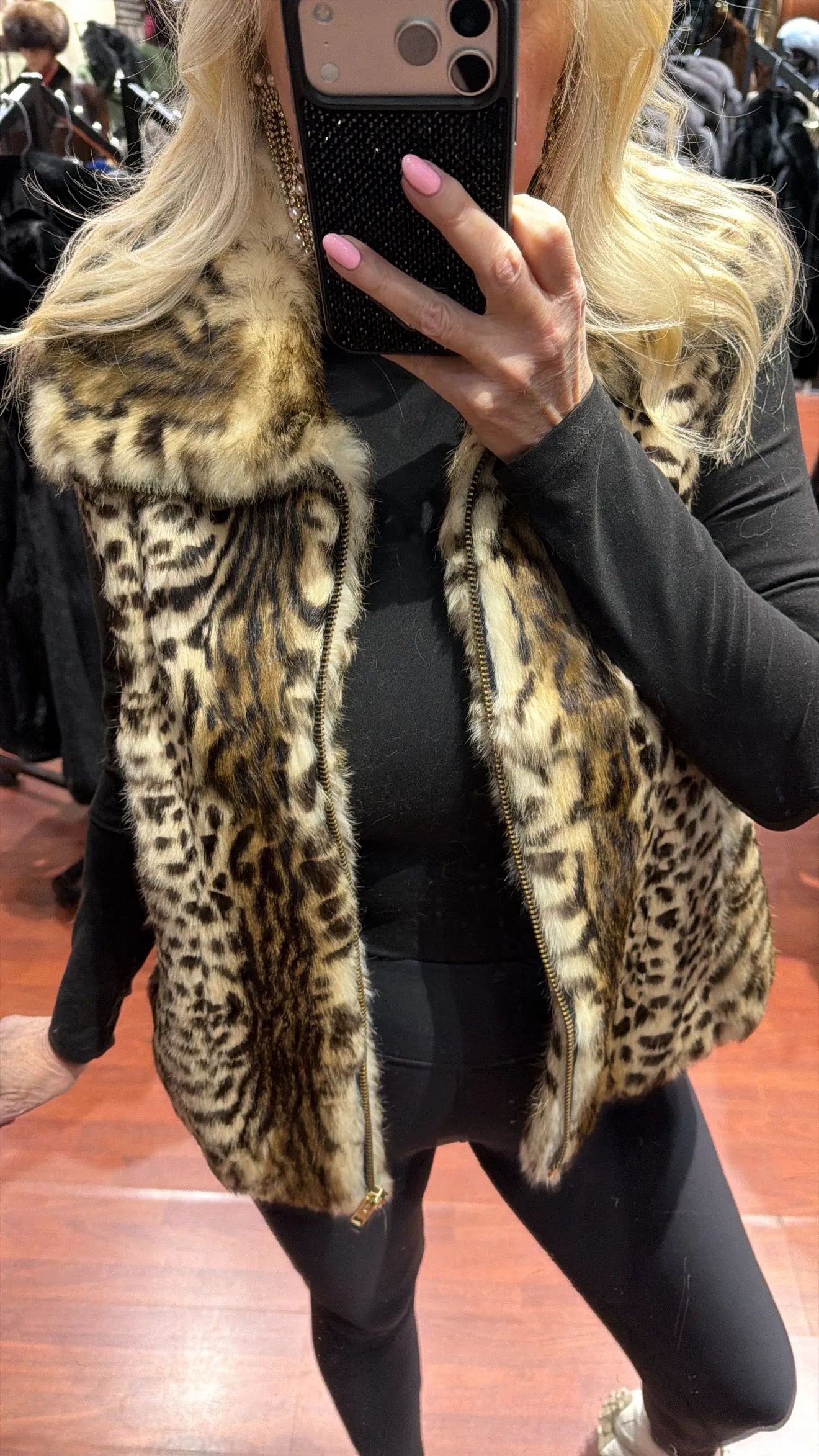 #GB21 Vintage Rabbit Fur Vest Size Medium sold by Glitzy Bella product image thumbnail 3