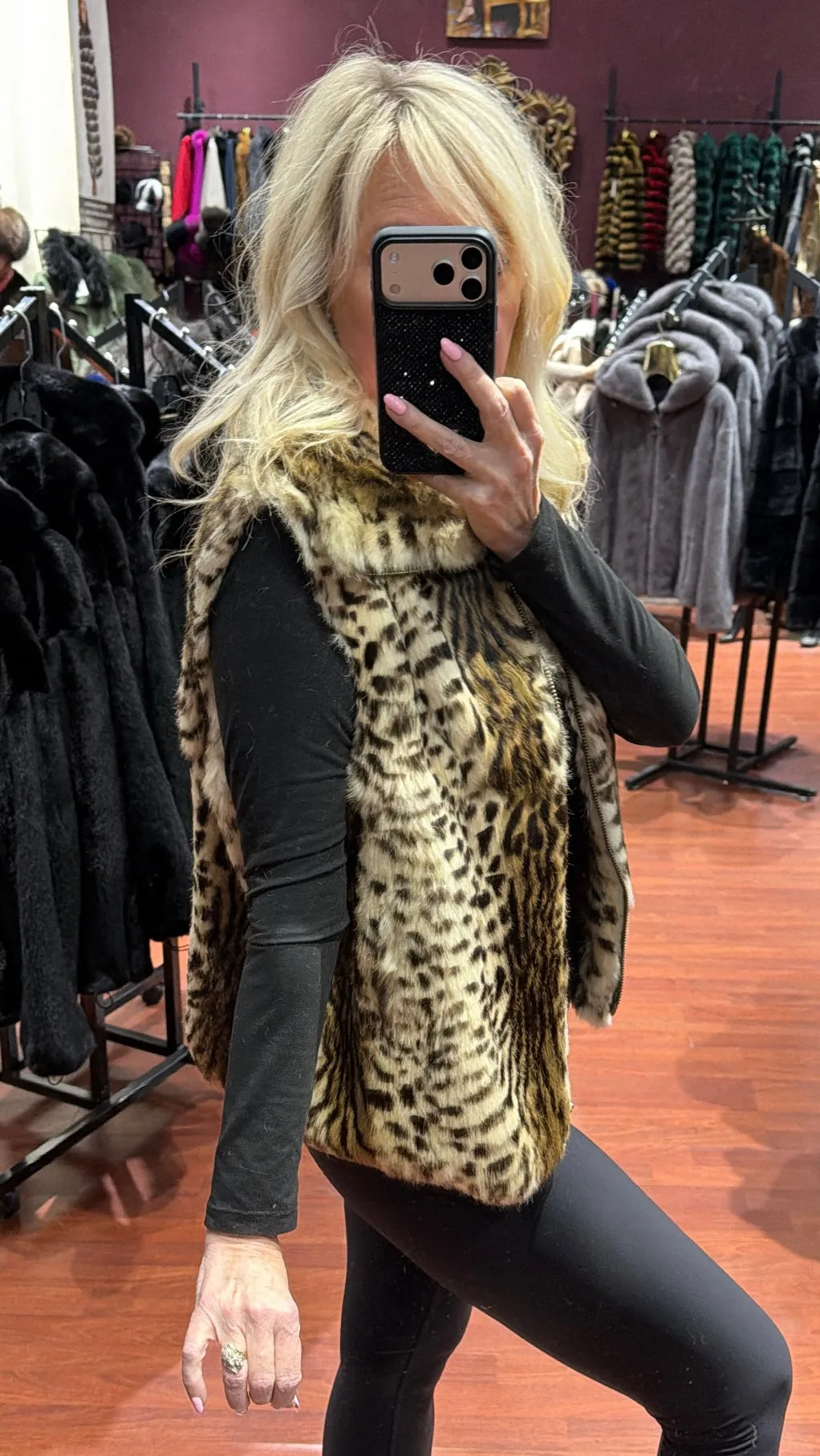 #GB21 Vintage Rabbit Fur Vest Size Medium sold by Glitzy Bella product image thumbnail 2